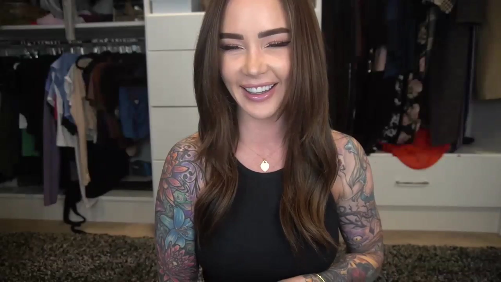 Gallery image thumbnail from VapePapi's myfreecams stream on, 03/23/2023, 22:15 image 8 of 20