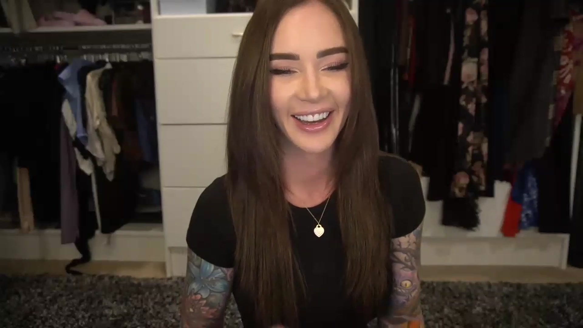 Gallery image thumbnail from VapePapi's myfreecams stream on, 04/05/2023, 22:23 image 9 of 20