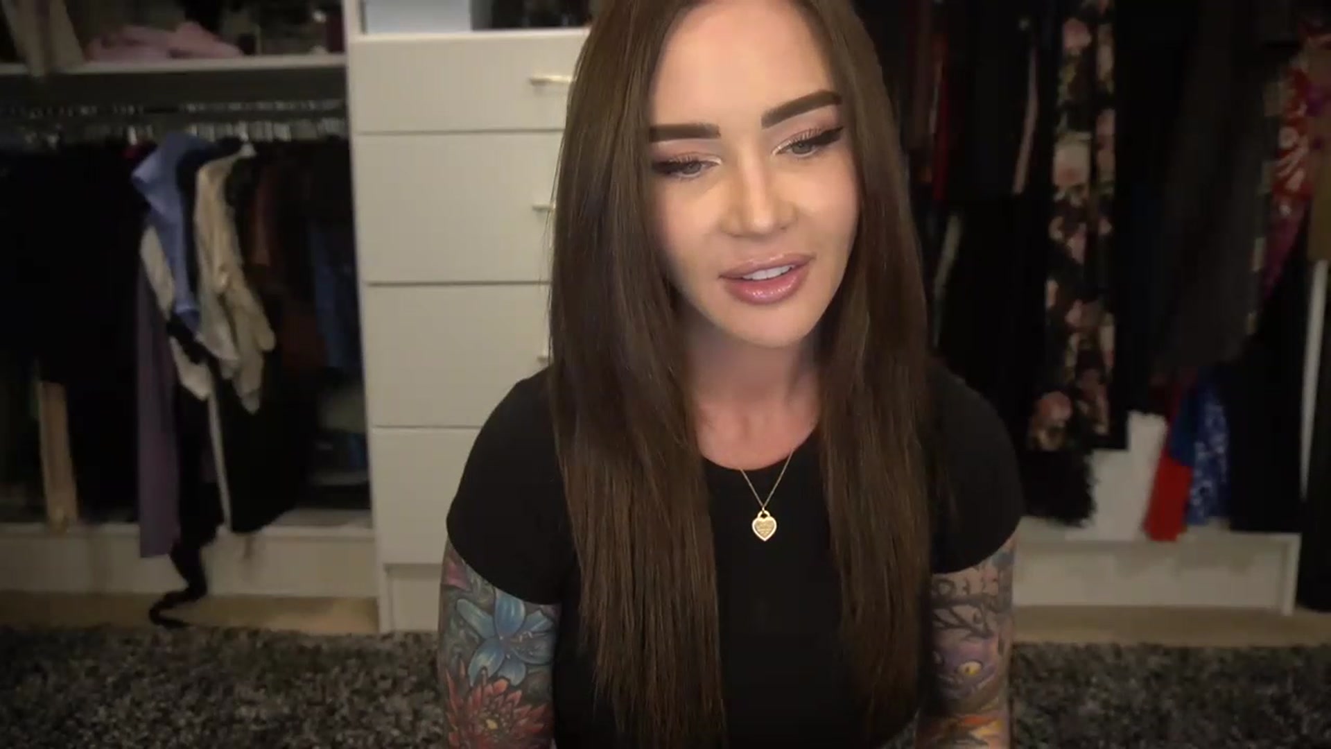 Gallery image thumbnail from VapePapi's myfreecams stream on, 04/05/2023, 22:23 image 6 of 20