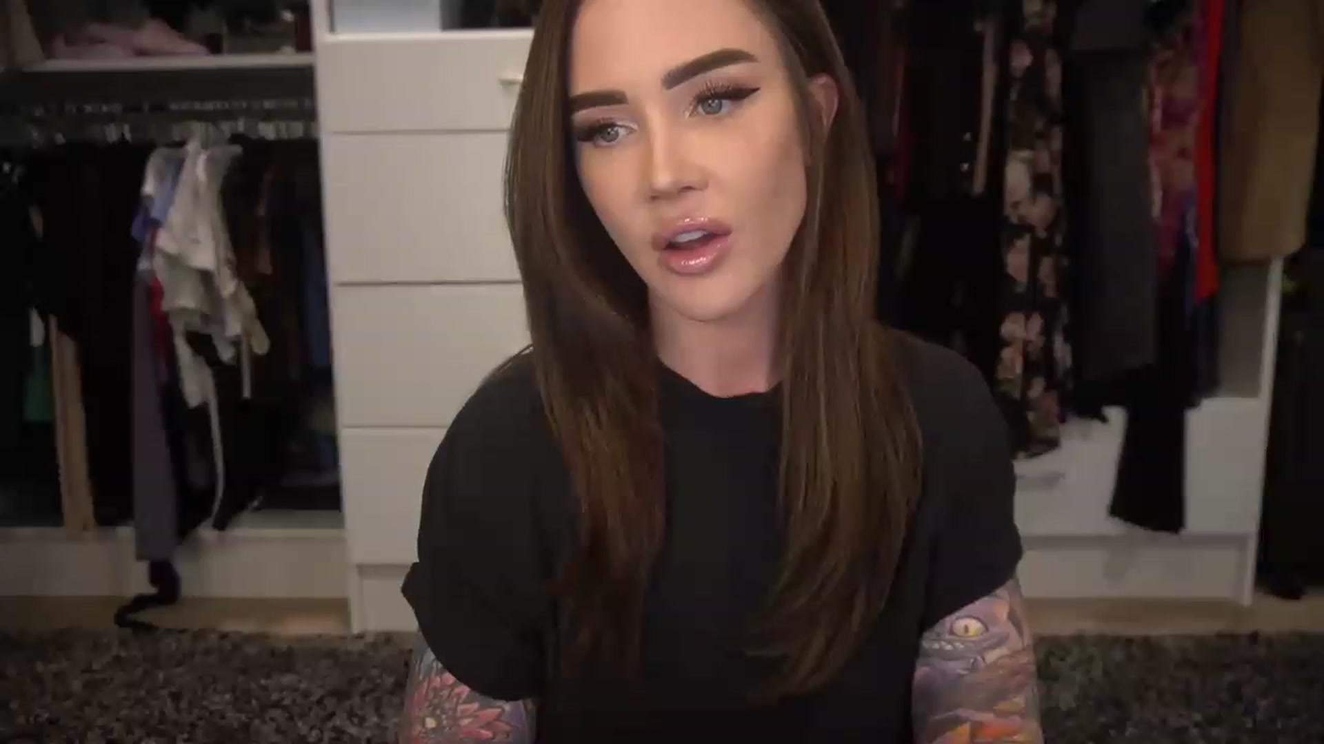 Gallery image thumbnail from VapePapi's myfreecams stream on, 04/13/2023, 22:32 image 3 of 20
