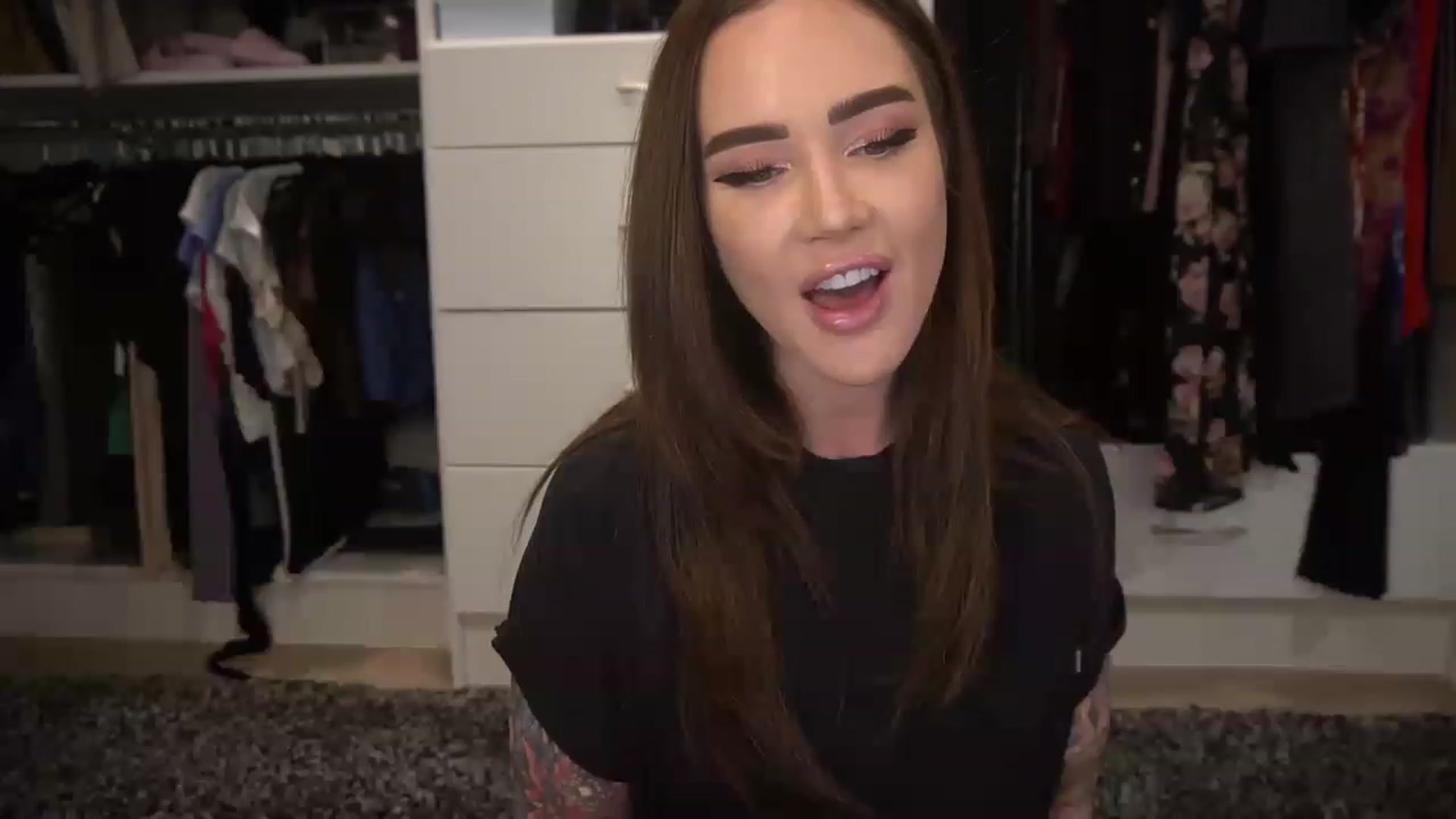 Gallery image thumbnail from VapePapi's myfreecams stream on, 04/18/2023, 22:25 image 3 of 20