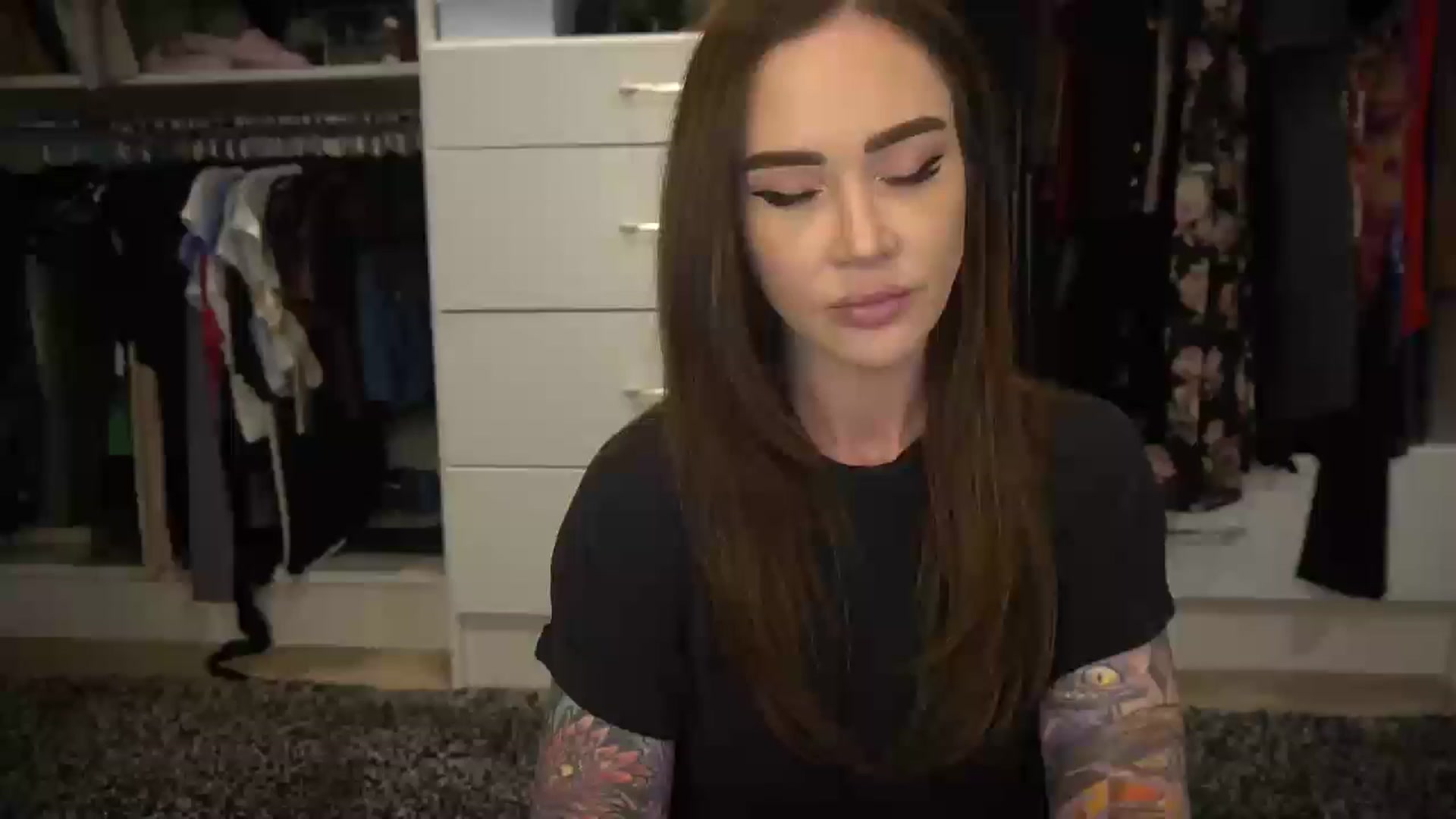 Gallery image thumbnail from VapePapi's myfreecams stream on, 04/18/2023, 22:25 image 15 of 20