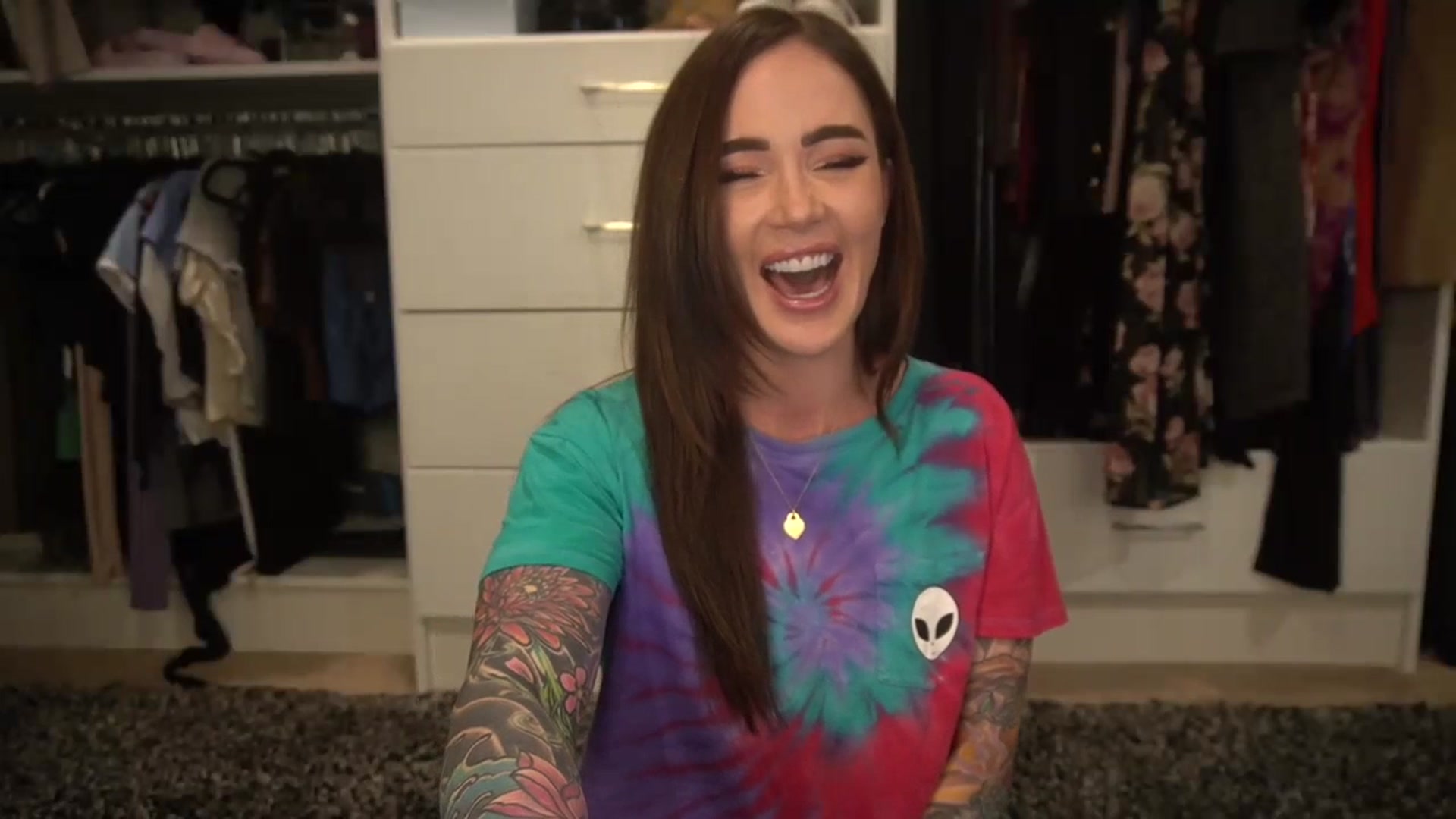 Gallery image thumbnail from VapePapi's myfreecams stream on, 04/19/2023, 22:35 image 6 of 20