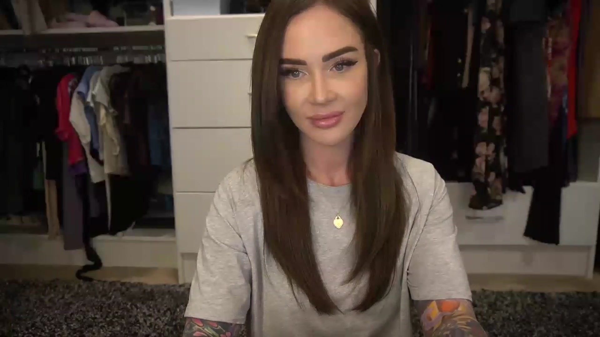 Gallery image thumbnail from VapePapi's myfreecams stream on, 04/21/2023, 22:33 image 18 of 20