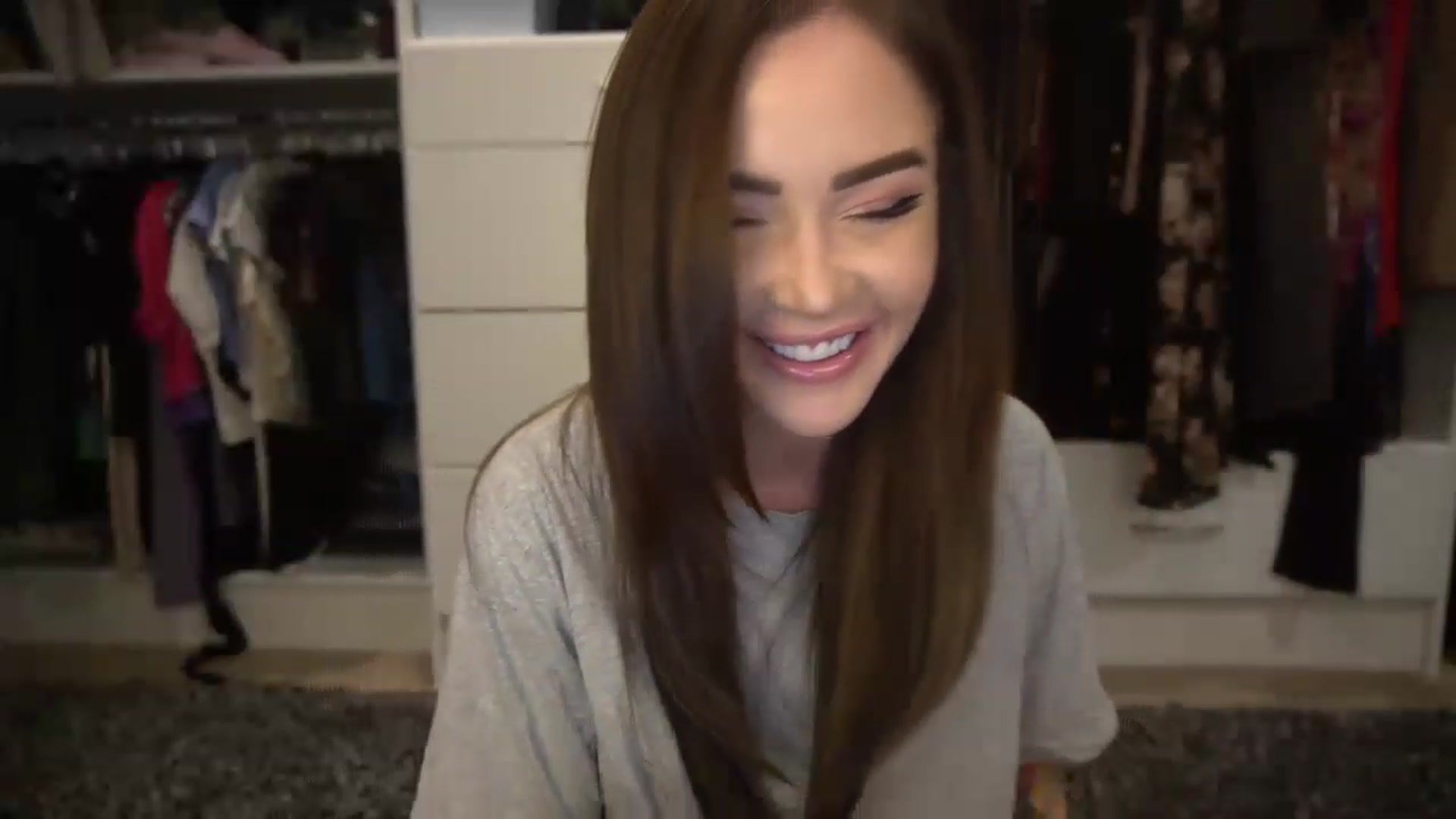 Gallery image thumbnail from VapePapi's myfreecams stream on, 04/21/2023, 22:33 image 17 of 20