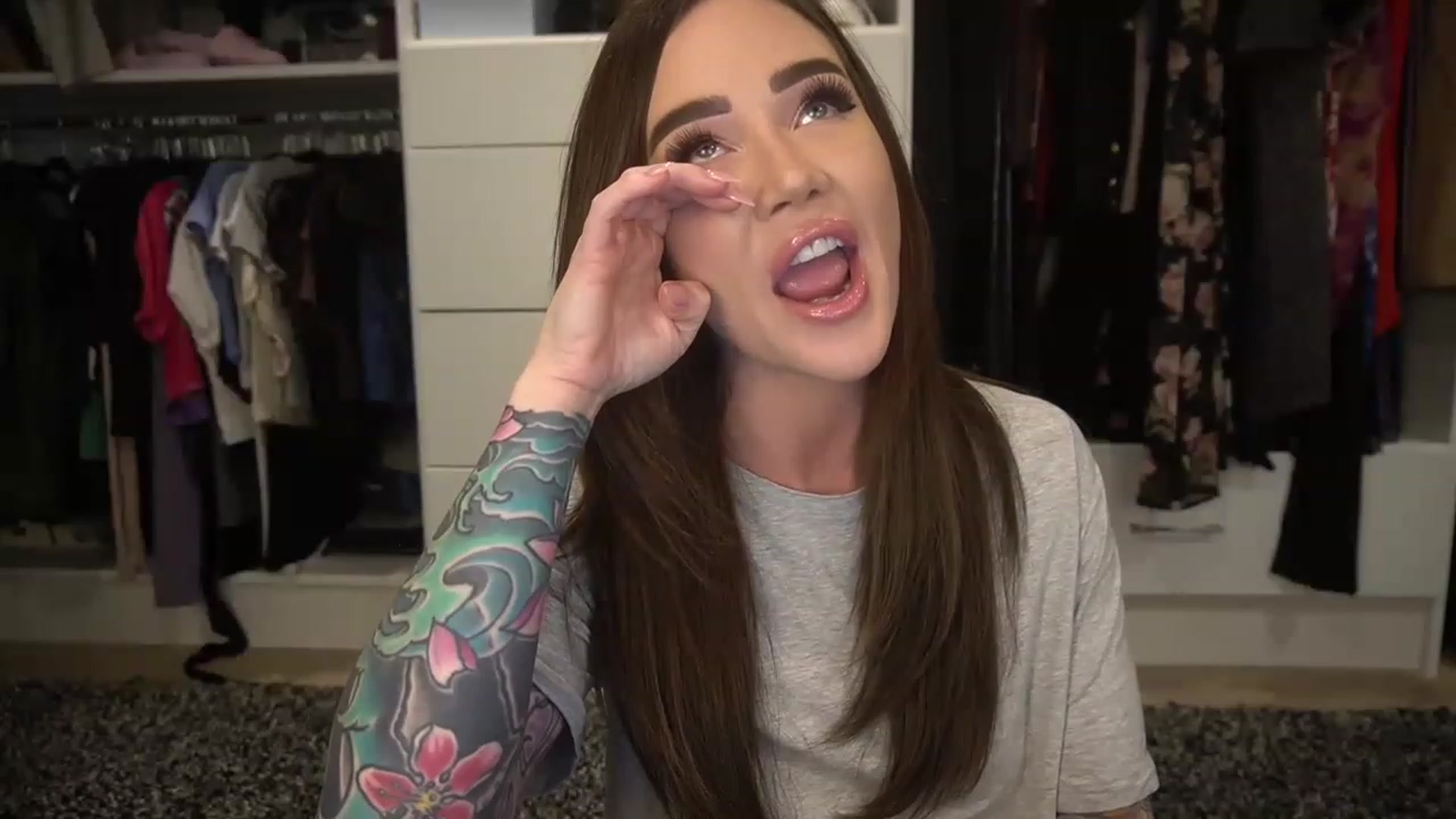 Gallery image thumbnail from VapePapi's myfreecams stream on, 04/21/2023, 22:33 image 9 of 20