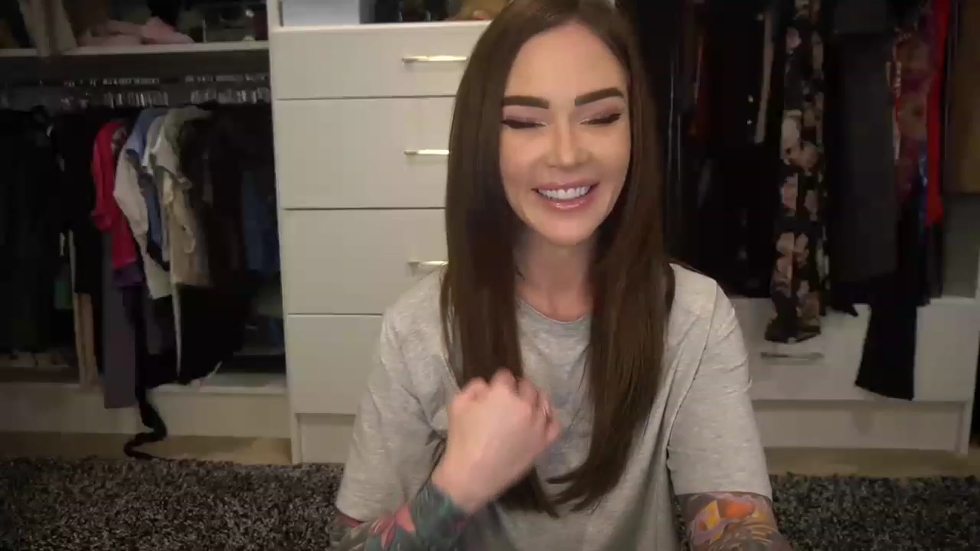 Gallery image thumbnail from VapePapi's myfreecams stream on, 04/21/2023, 22:33 image 13 of 20
