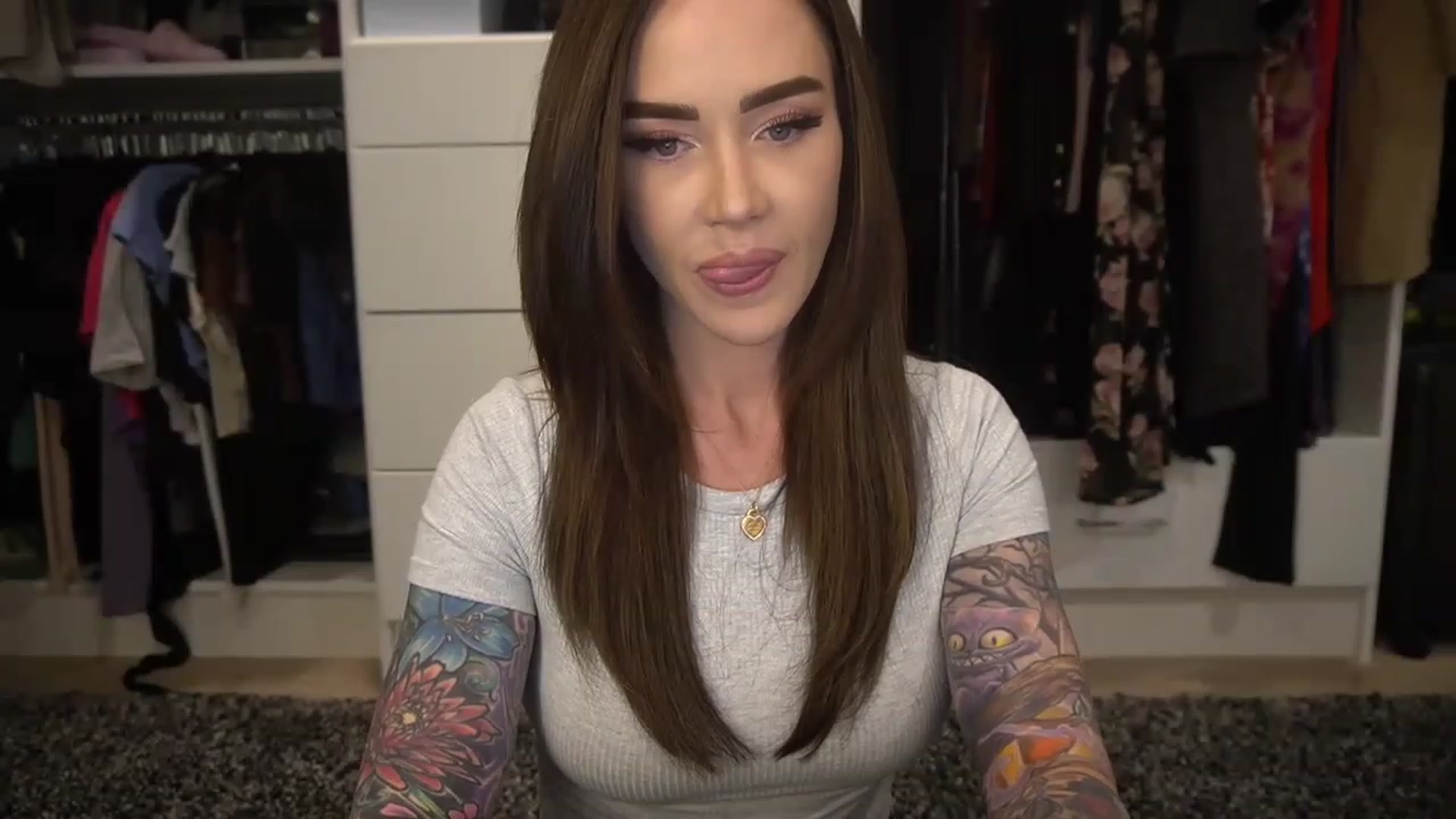 Gallery image thumbnail from VapePapi's myfreecams stream on, 04/26/2023, 22:34 image 19 of 20
