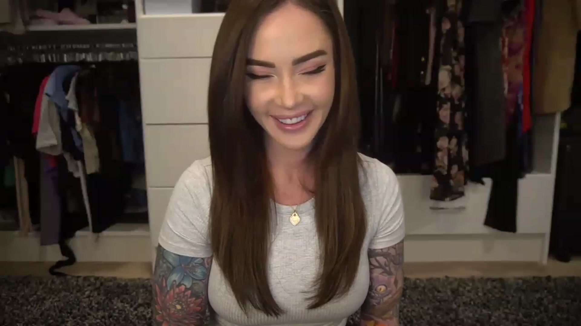 Gallery image thumbnail from VapePapi's myfreecams stream on, 04/26/2023, 22:34 image 15 of 20