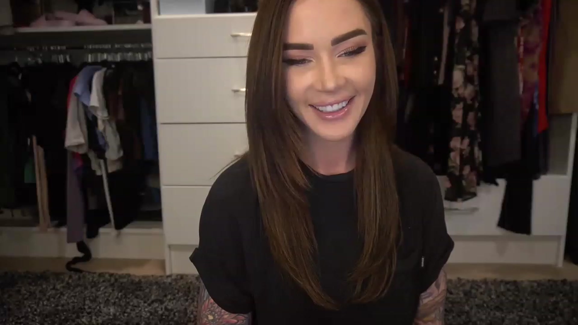 Gallery image thumbnail from VapePapi's myfreecams stream on, 04/27/2023, 22:32 image 8 of 20