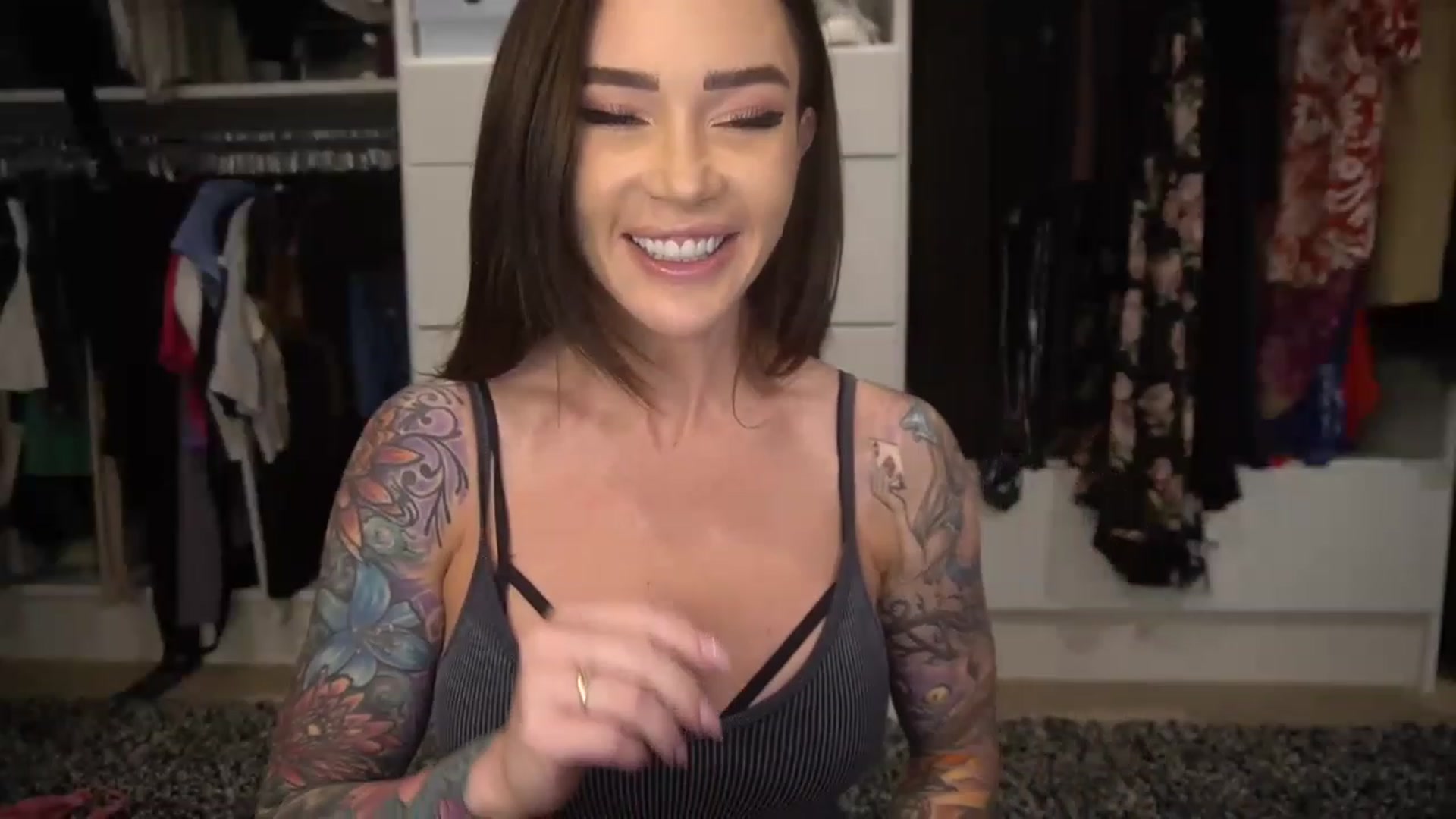 Gallery image thumbnail from VapePapi's myfreecams stream on, 05/09/2023, 22:27 image 19 of 20