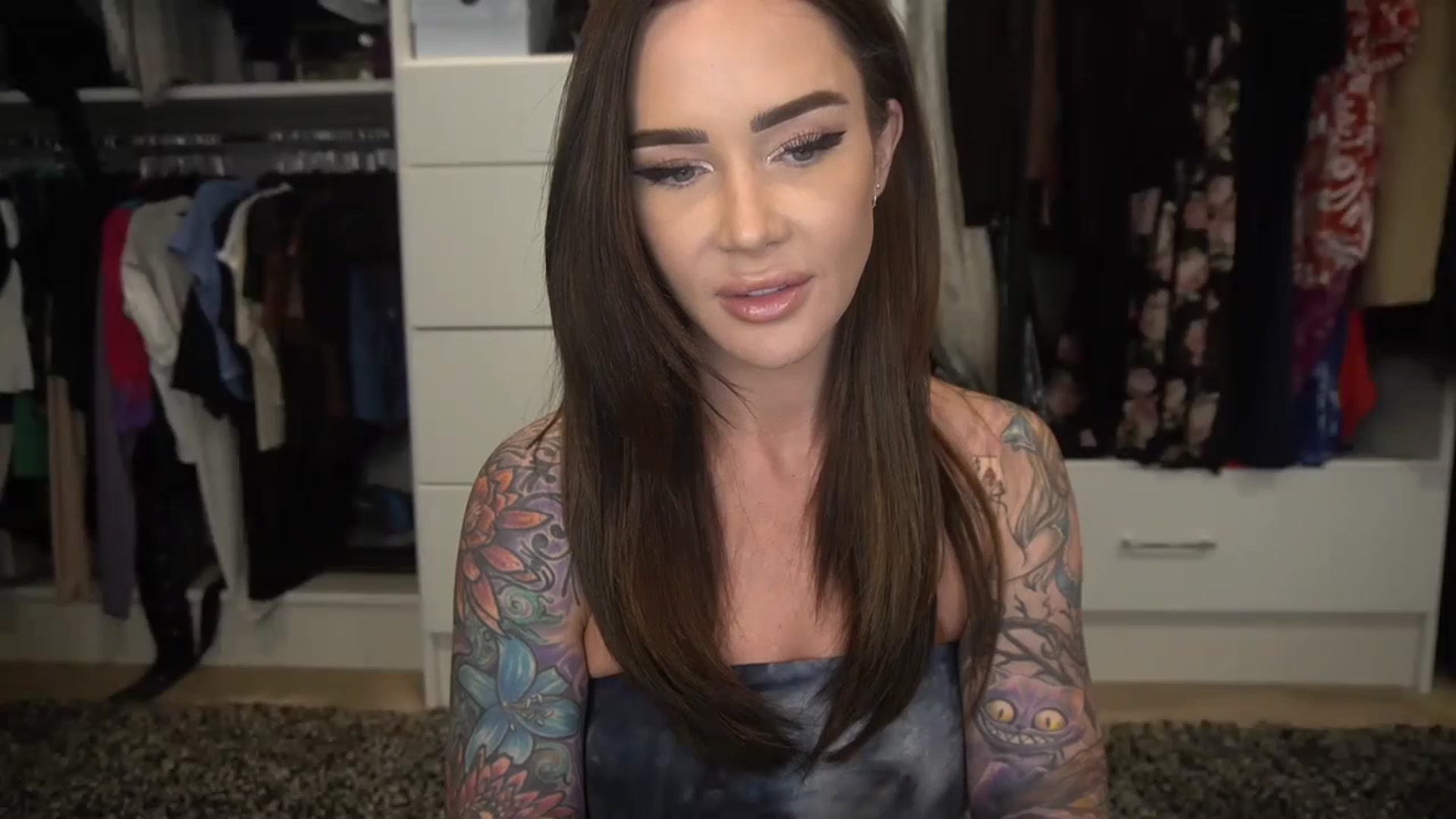 Gallery image thumbnail from VapePapi's myfreecams stream on, 05/14/2023, 20:01 image 18 of 20