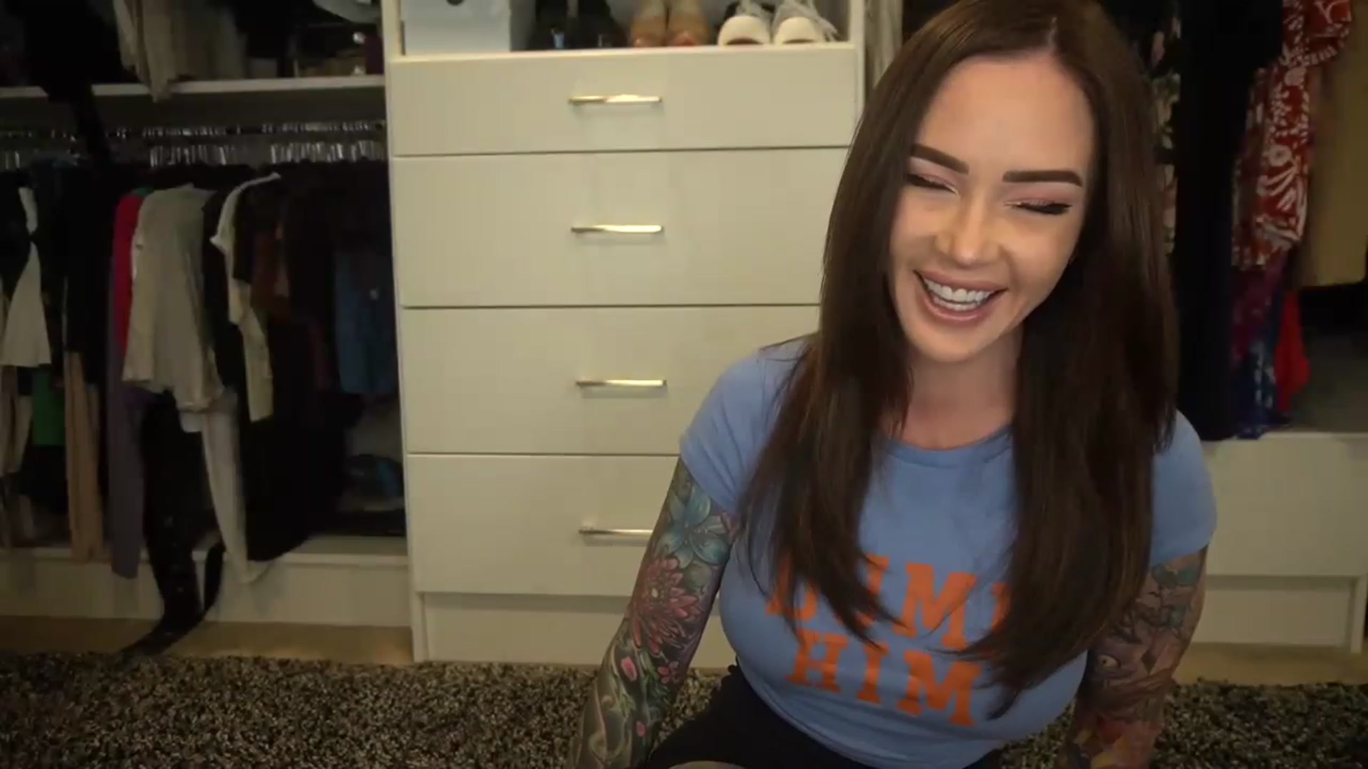 Gallery image thumbnail from VapePapi's myfreecams stream on, 05/15/2023, 22:22 image 5 of 20
