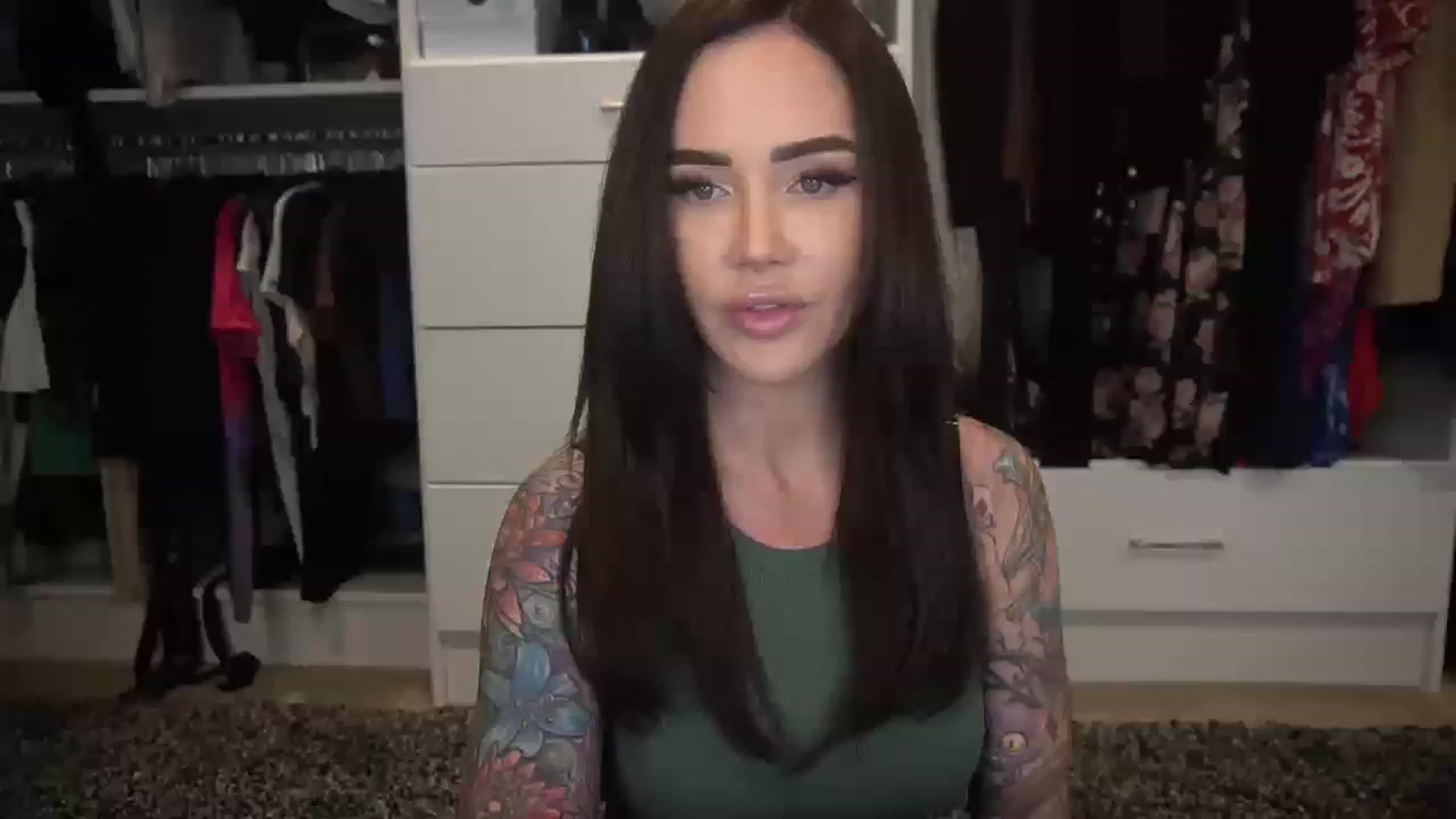 Gallery image thumbnail from VapePapi's myfreecams stream on, 05/22/2023, 22:18 image 17 of 20