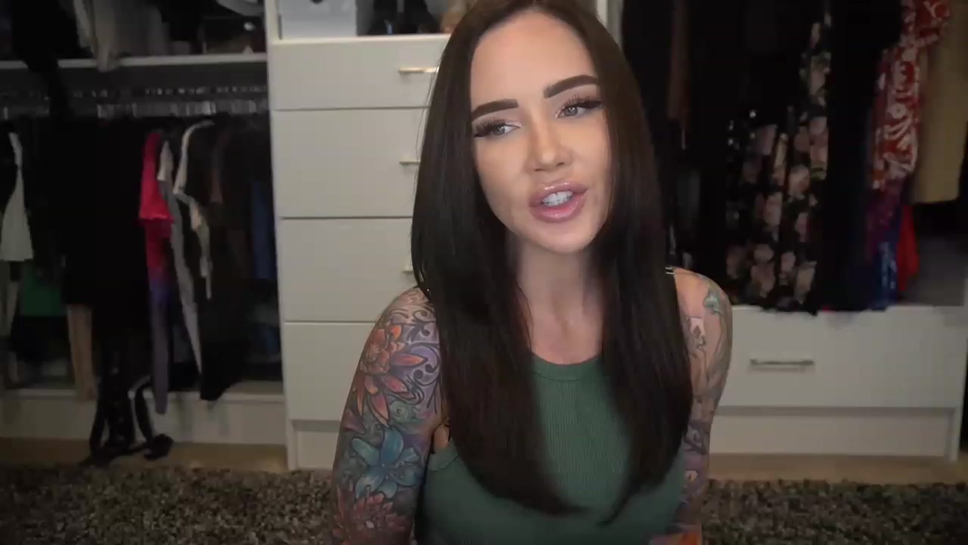 Gallery image thumbnail from VapePapi's myfreecams stream on, 05/22/2023, 22:18 image 15 of 20