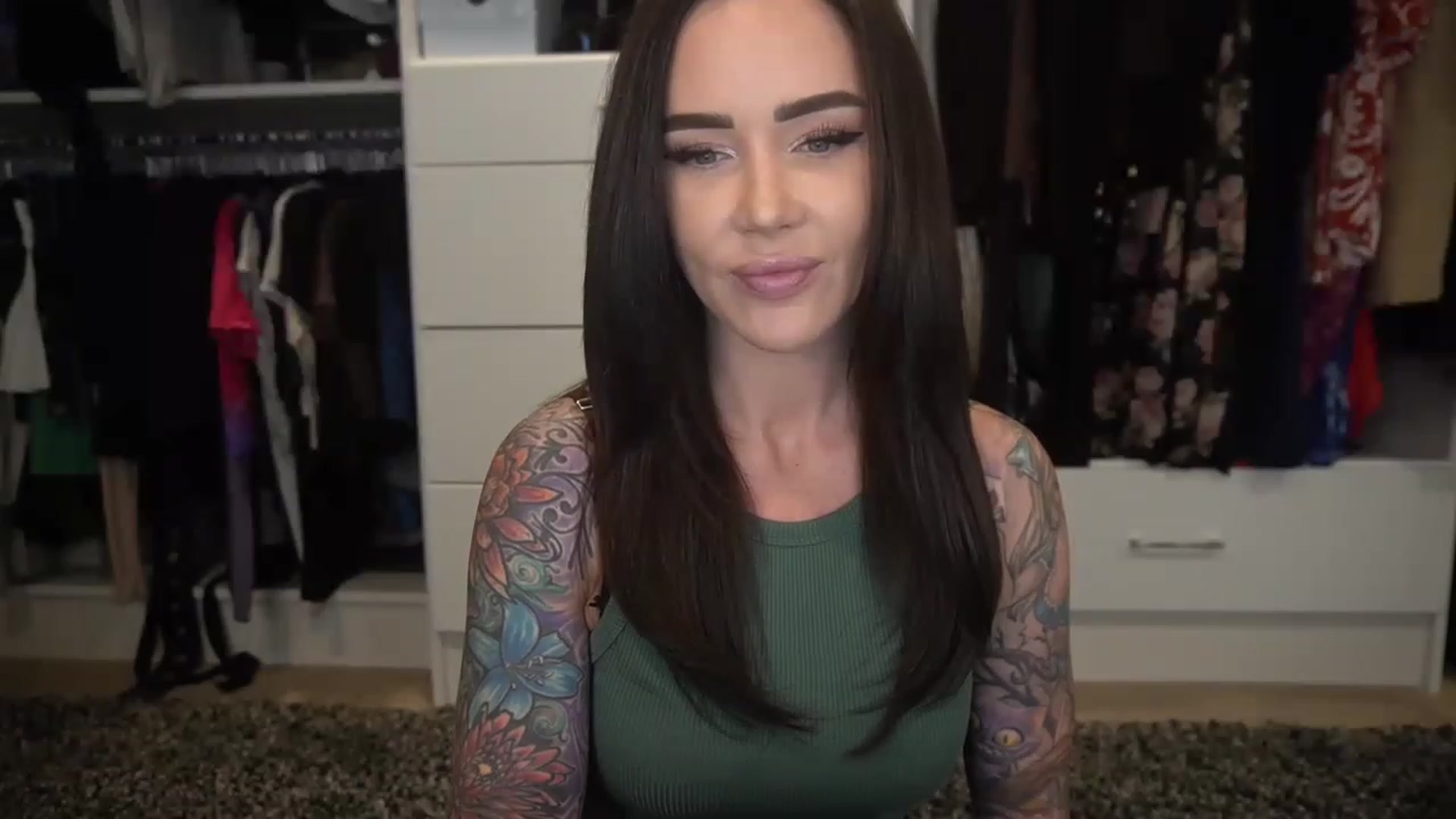 Gallery image thumbnail from VapePapi's myfreecams stream on, 05/22/2023, 22:18 image 11 of 20