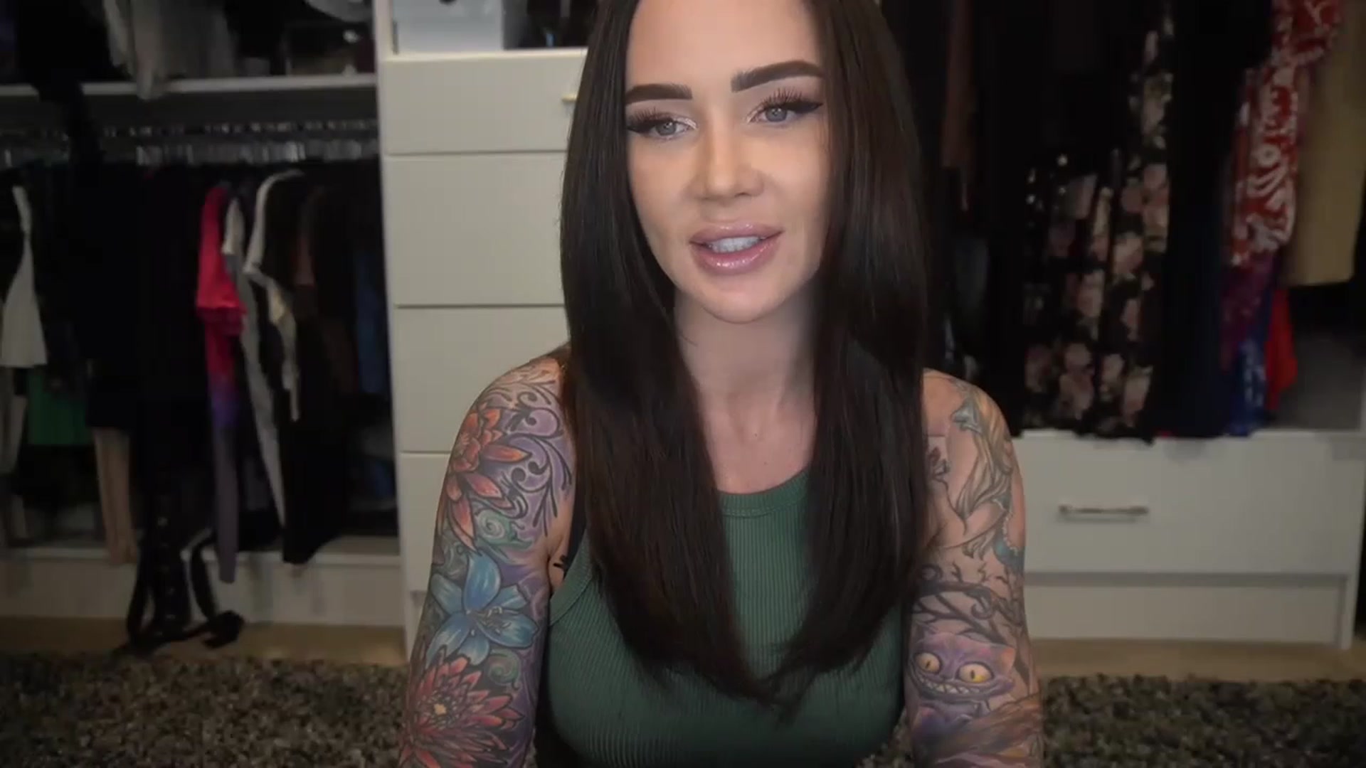 Gallery image thumbnail from VapePapi's myfreecams stream on, 05/22/2023, 22:18 image 2 of 20