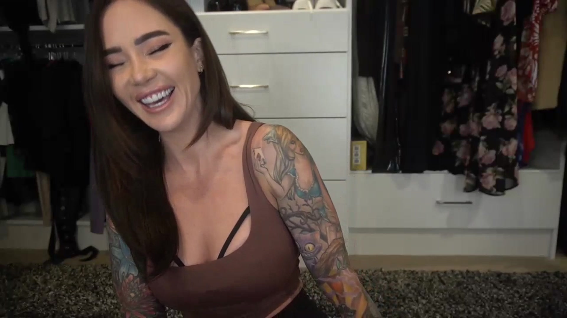 Gallery image thumbnail from VapePapi's myfreecams stream on, 06/04/2023, 20:03 image 15 of 20
