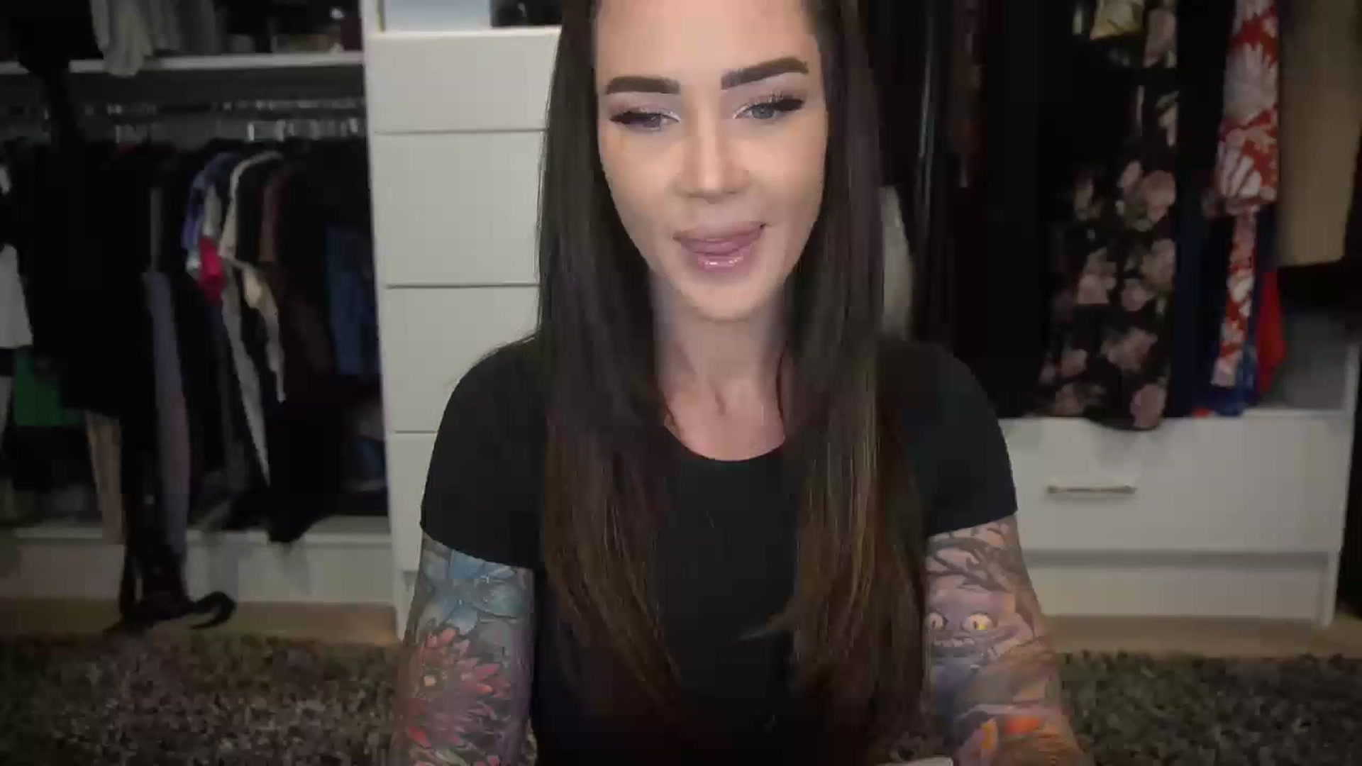 Gallery image thumbnail from VapePapi's myfreecams stream on, 06/09/2023, 20:57 image 10 of 20