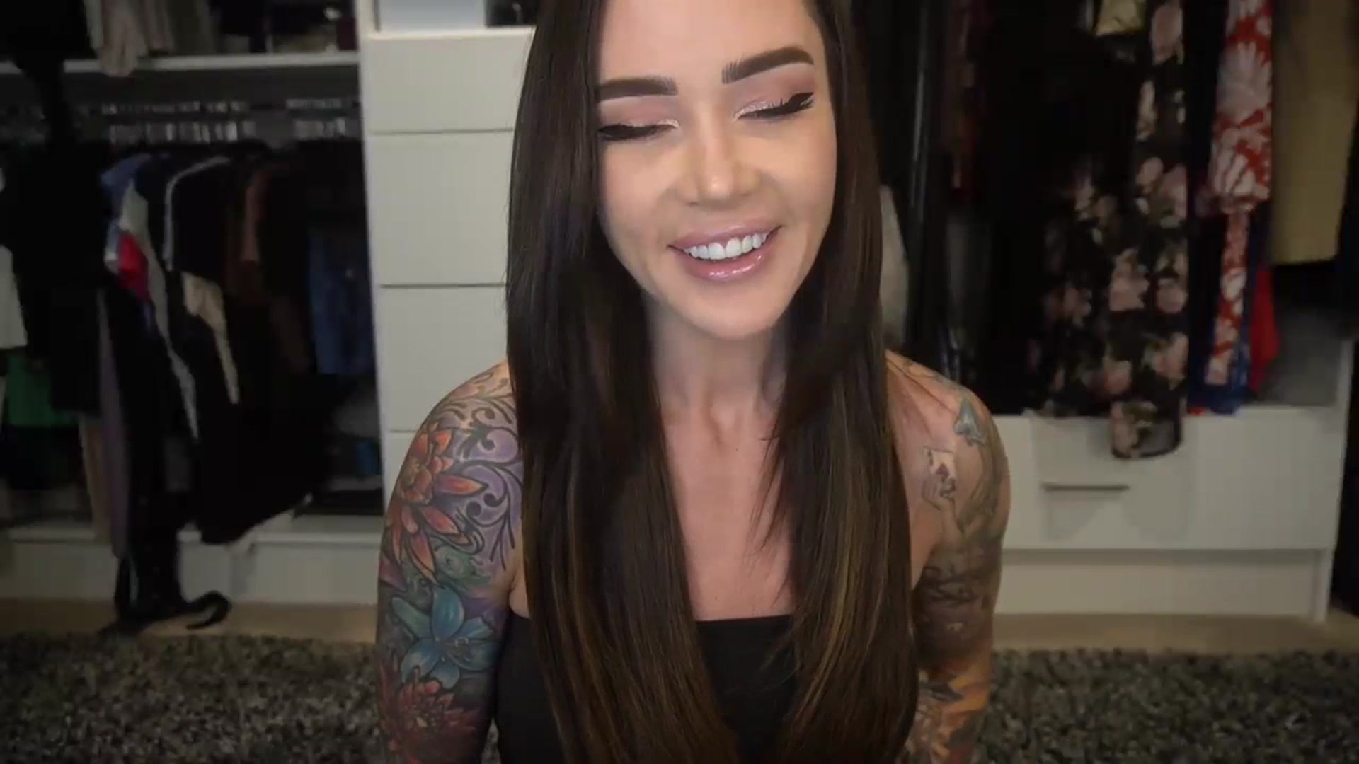 Gallery image thumbnail from VapePapi's myfreecams stream on, 06/12/2023, 22:31 image 9 of 20