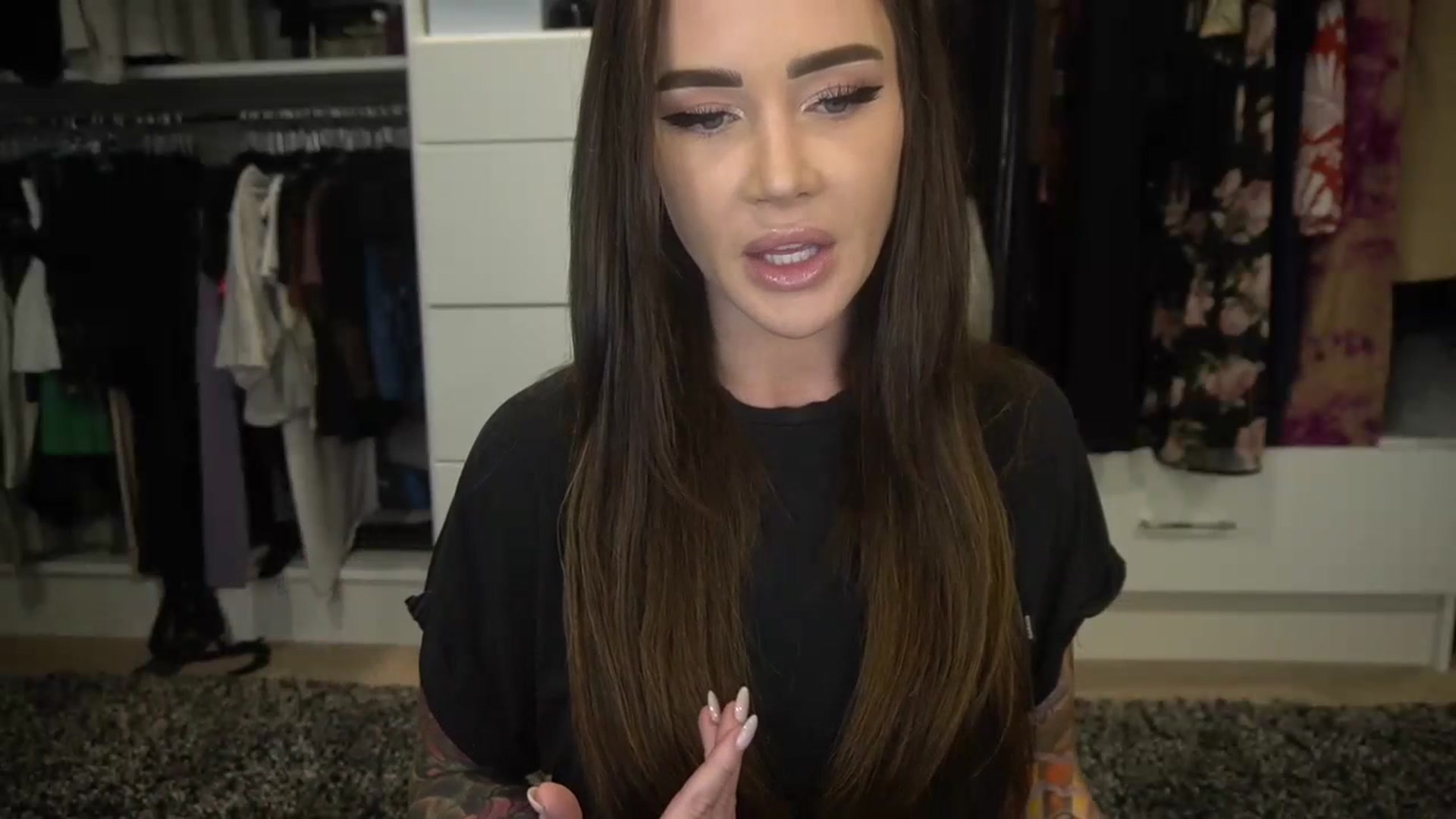 Gallery image thumbnail from VapePapi's myfreecams stream on, 06/19/2023, 22:35 image 6 of 20