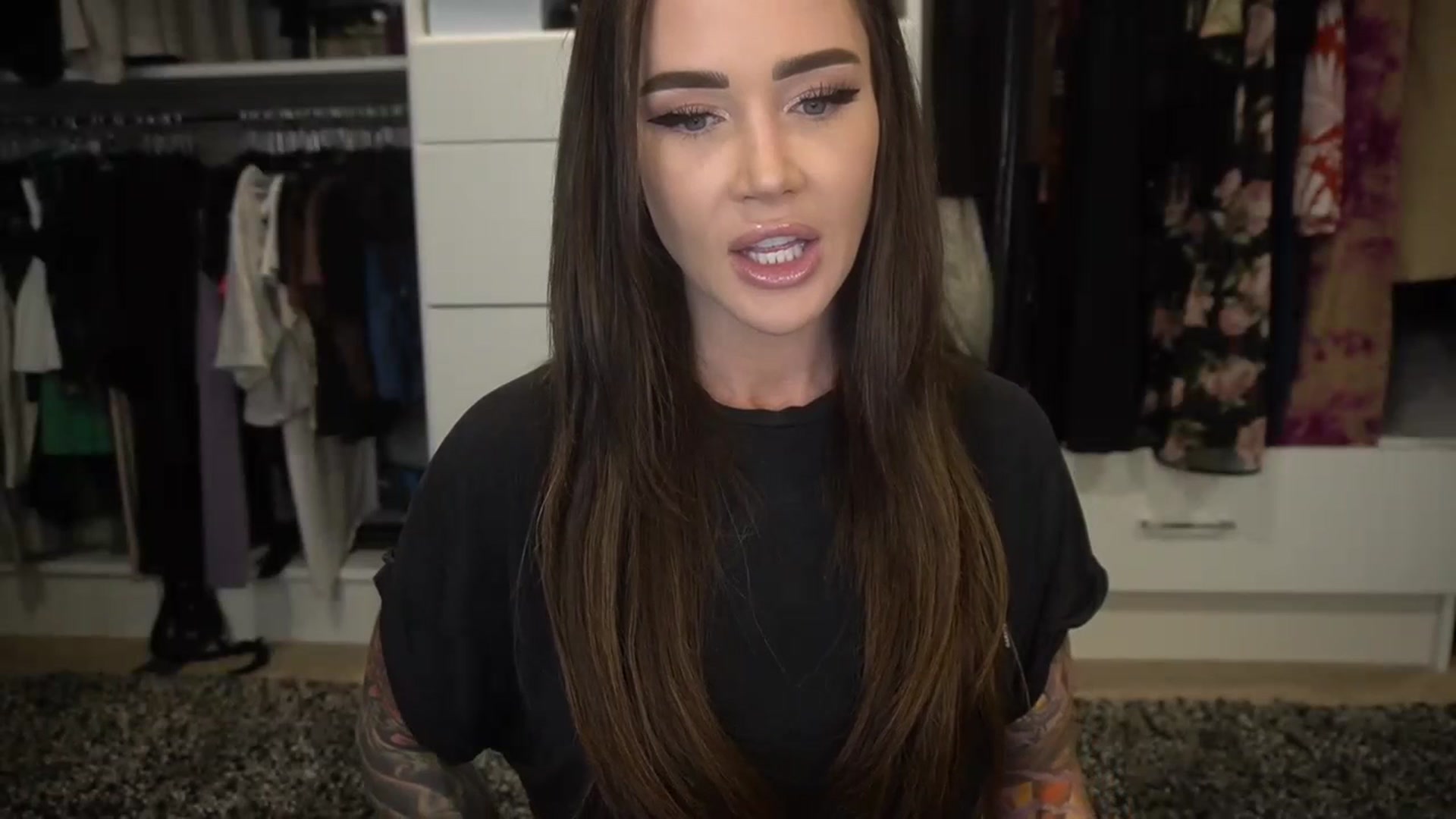 Gallery image thumbnail from VapePapi's myfreecams stream on, 06/19/2023, 22:35 image 1 of 20