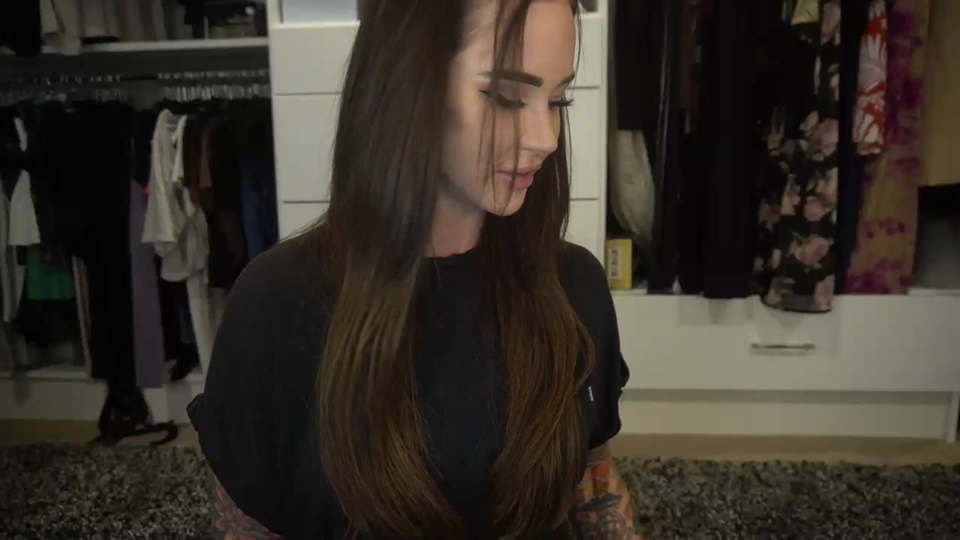 Gallery image thumbnail from VapePapi's myfreecams stream on, 06/19/2023, 22:35 image 5 of 20