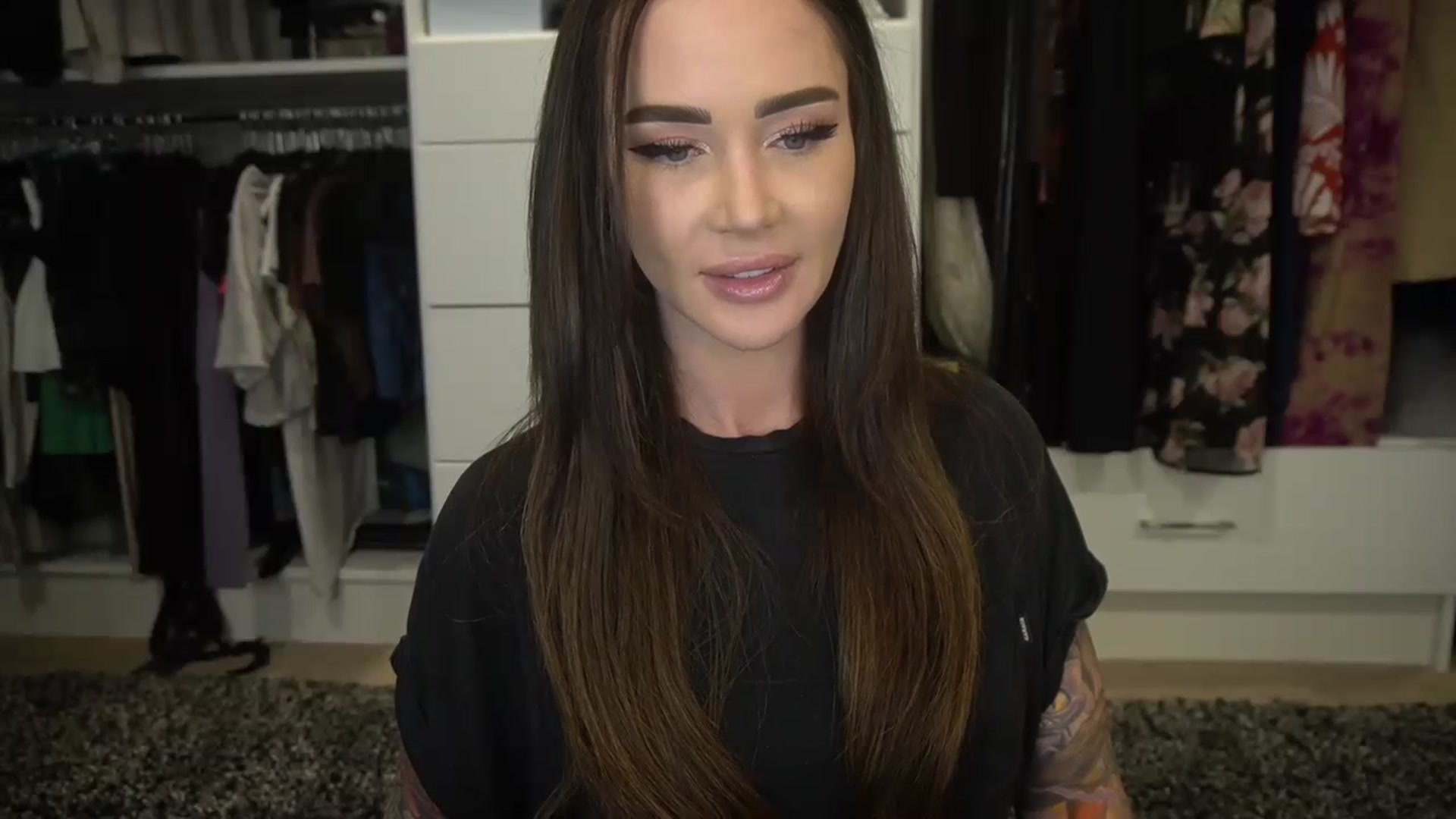 Gallery image thumbnail from VapePapi's myfreecams stream on, 06/19/2023, 22:35 image 8 of 20