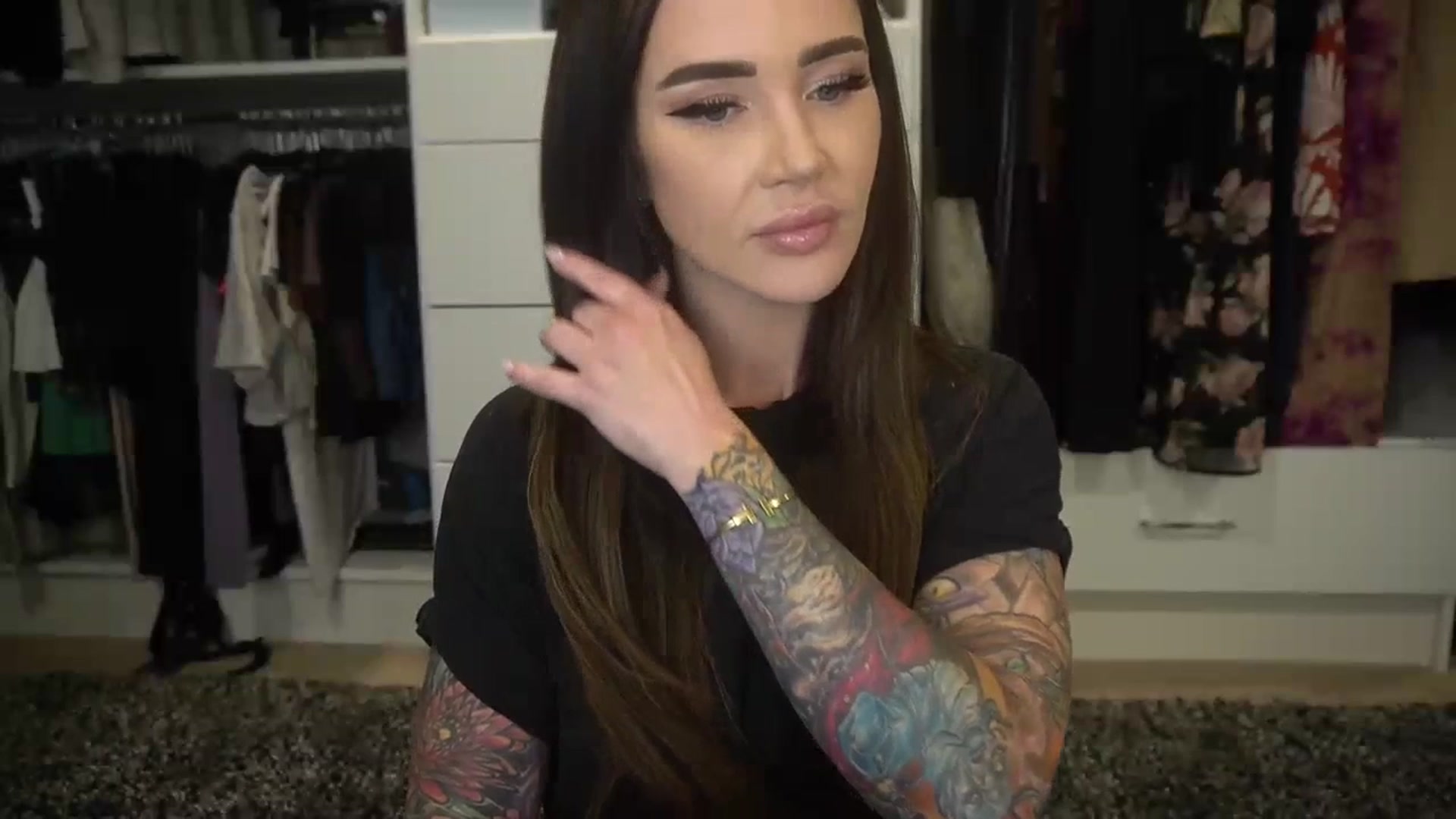 Gallery image thumbnail from VapePapi's myfreecams stream on, 06/19/2023, 22:35 image 7 of 20
