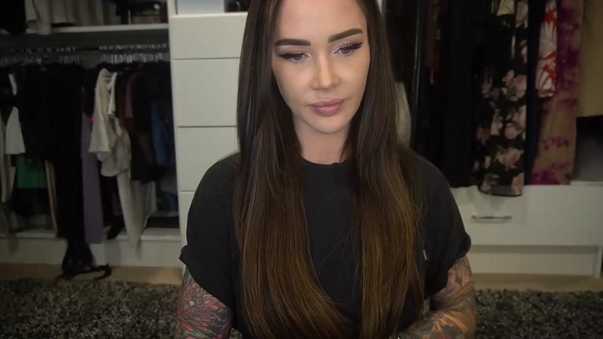 Gallery image thumbnail from VapePapi's myfreecams stream on, 06/19/2023, 22:35 image 19 of 20