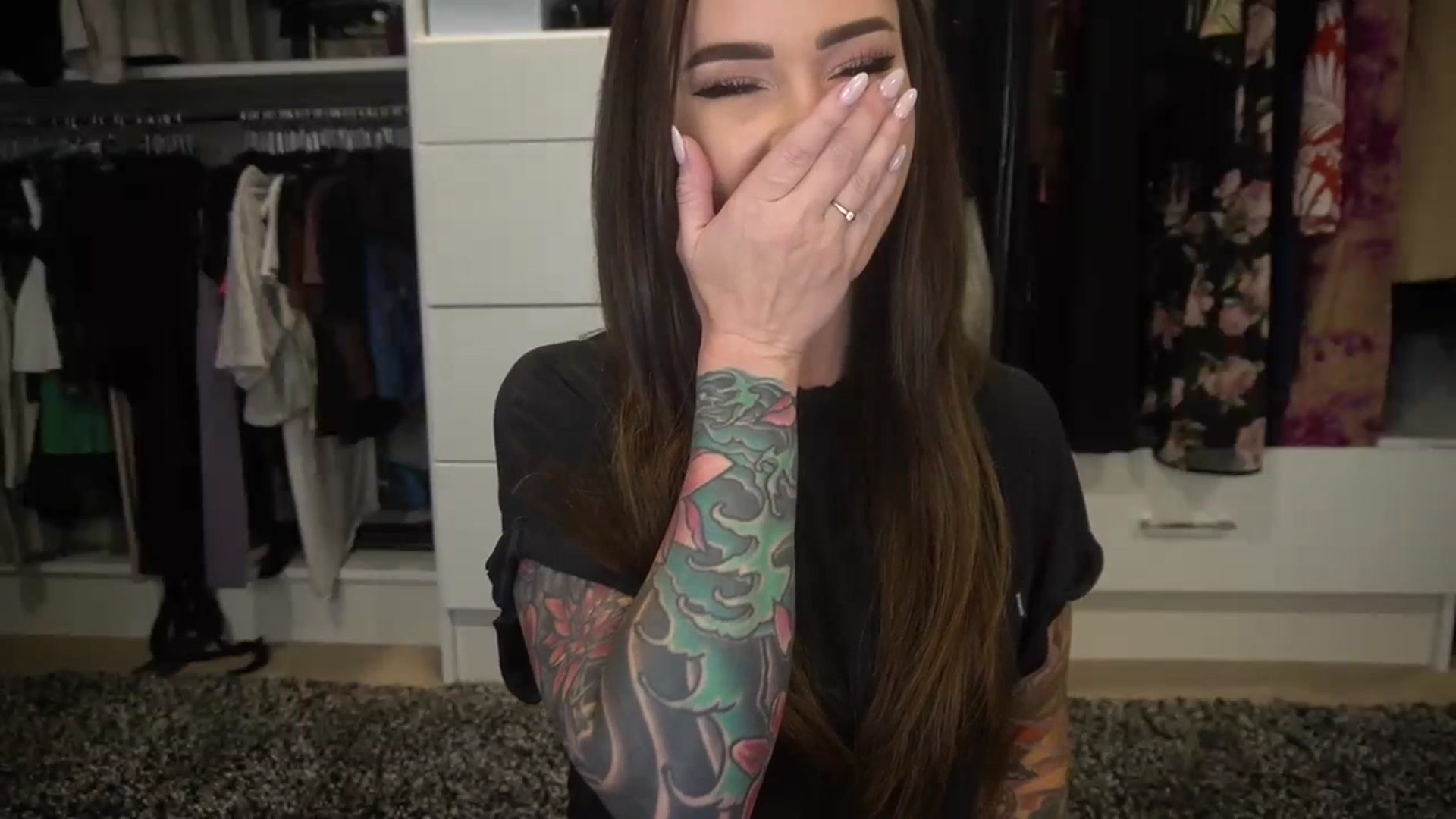 Gallery image thumbnail from VapePapi's myfreecams stream on, 06/19/2023, 22:35 image 4 of 20