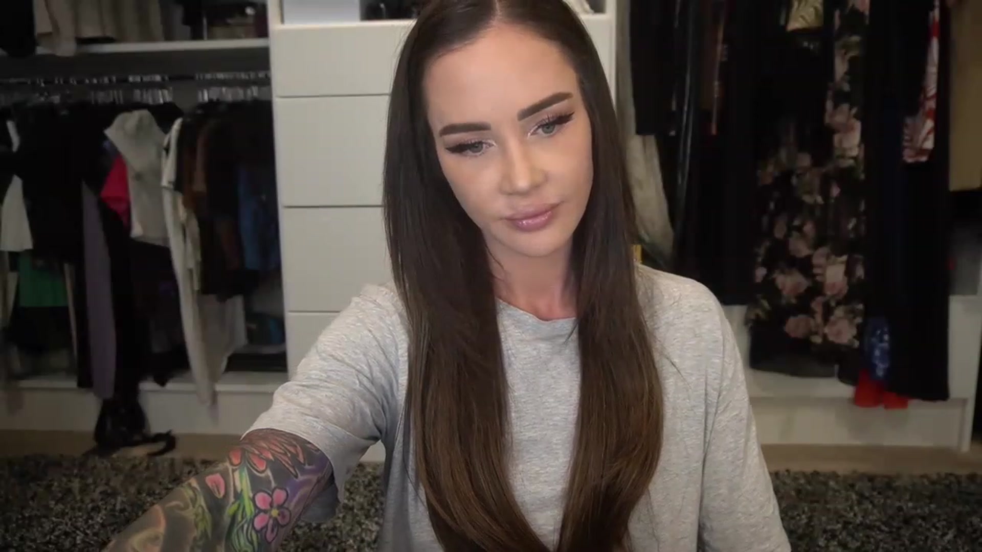 Gallery image thumbnail from VapePapi's myfreecams stream on, 06/20/2023, 22:30 image 13 of 20