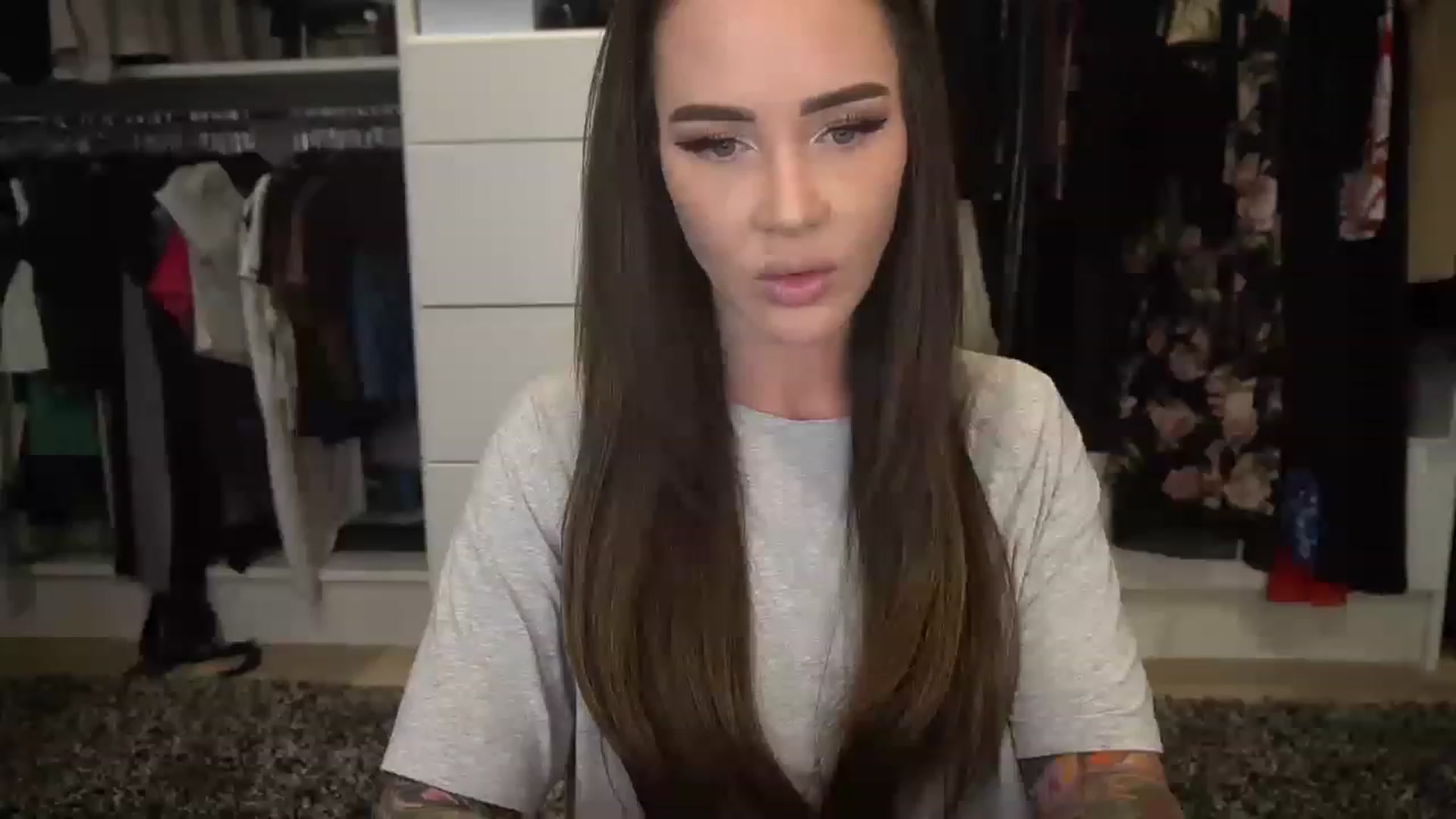 Gallery image thumbnail from VapePapi's myfreecams stream on, 06/20/2023, 22:30 image 6 of 20