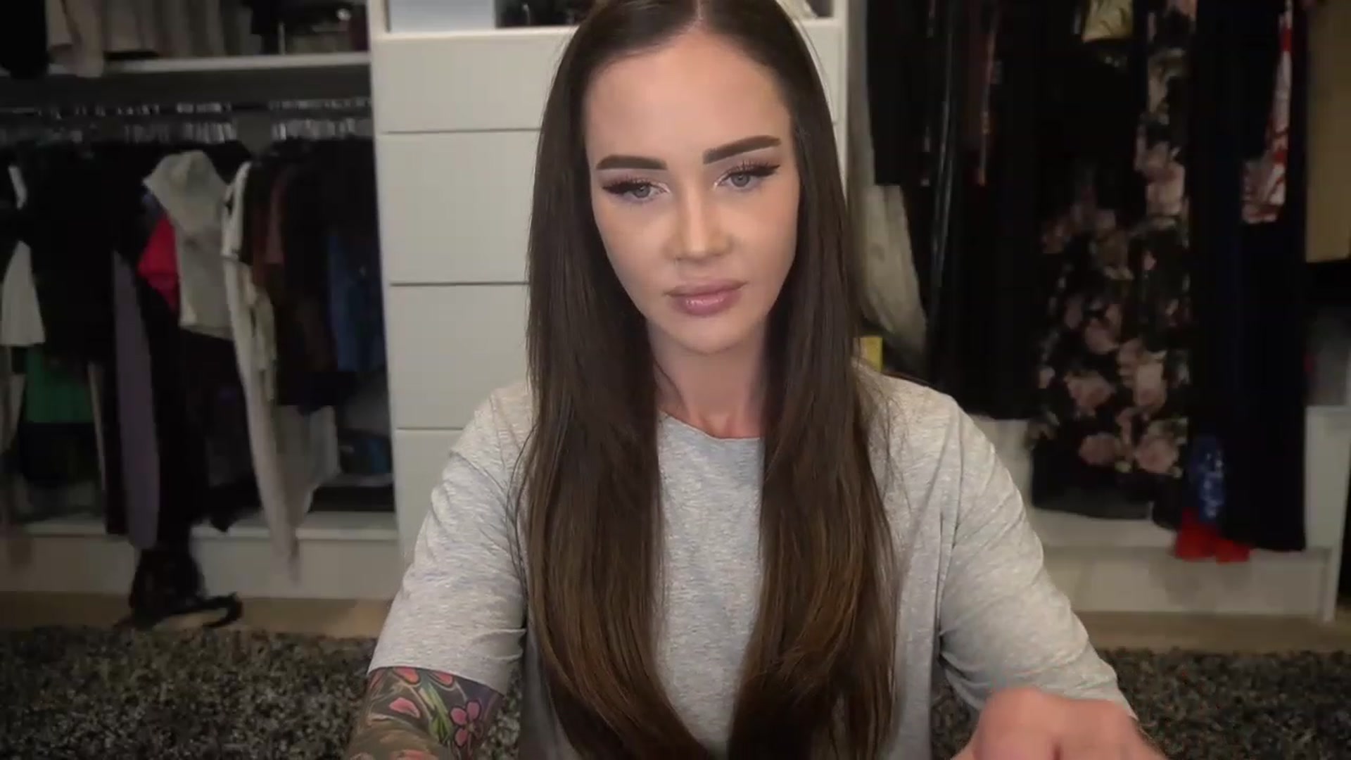 Gallery image thumbnail from VapePapi's myfreecams stream on, 06/20/2023, 22:30 image 12 of 20