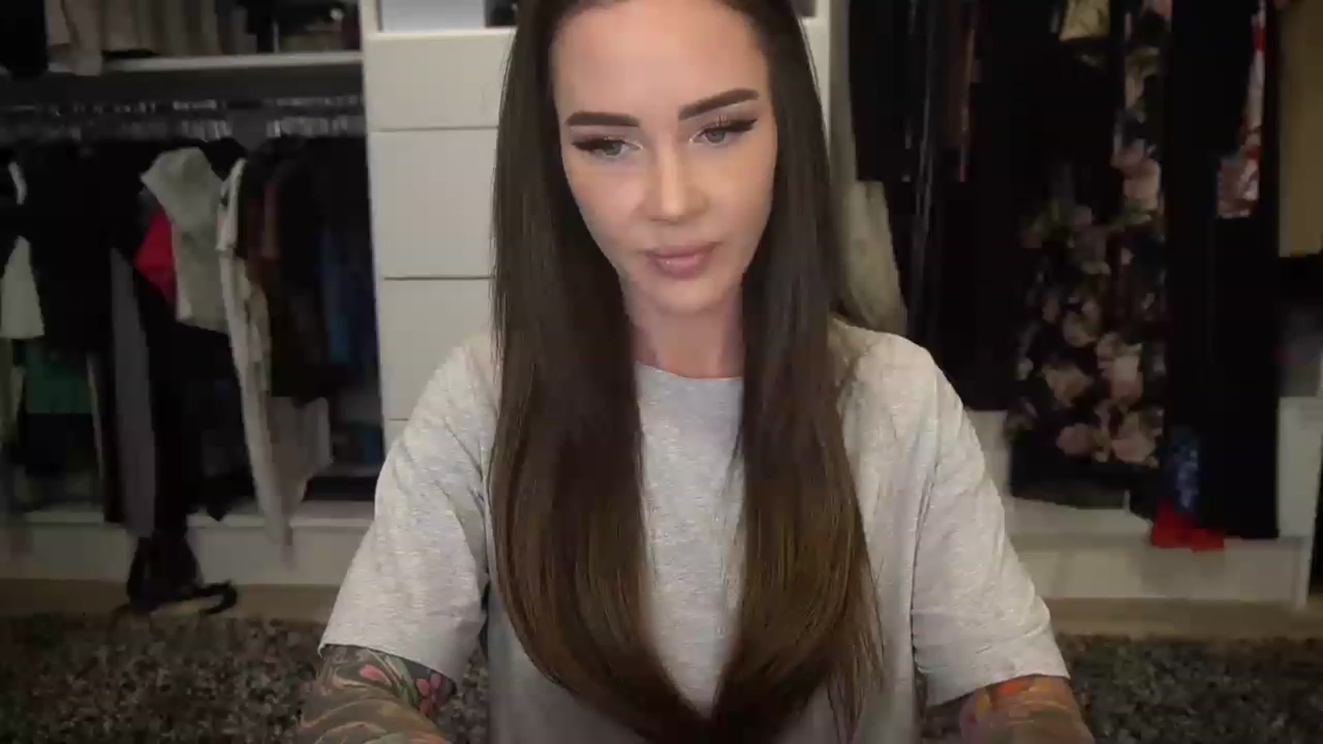 Gallery image thumbnail from VapePapi's myfreecams stream on, 06/20/2023, 22:30 image 7 of 20