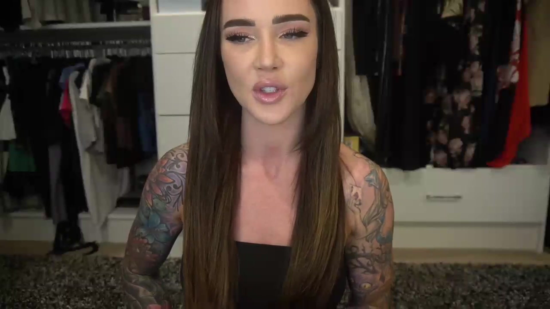 Gallery image thumbnail from VapePapi's myfreecams stream on, 06/26/2023, 22:37 image 7 of 20