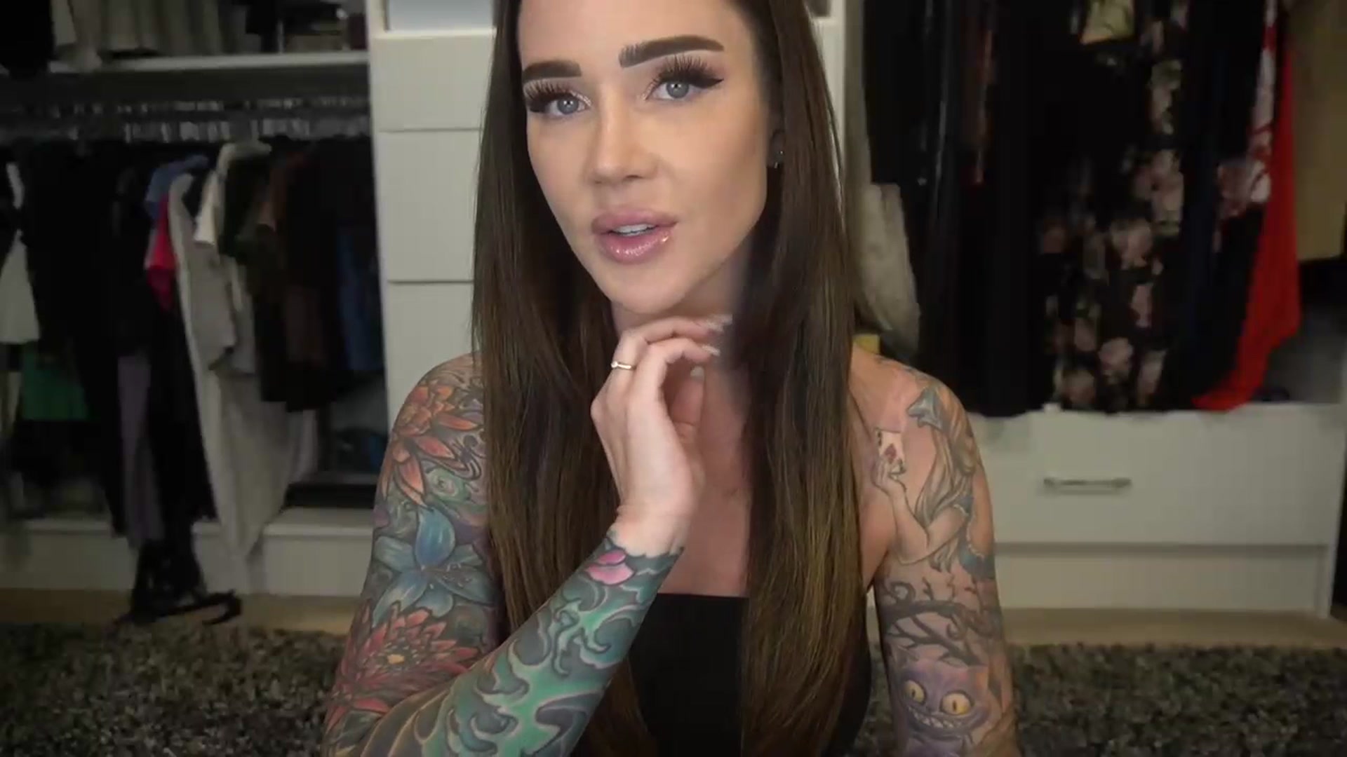 Gallery image thumbnail from VapePapi's myfreecams stream on, 06/26/2023, 22:37 image 6 of 20