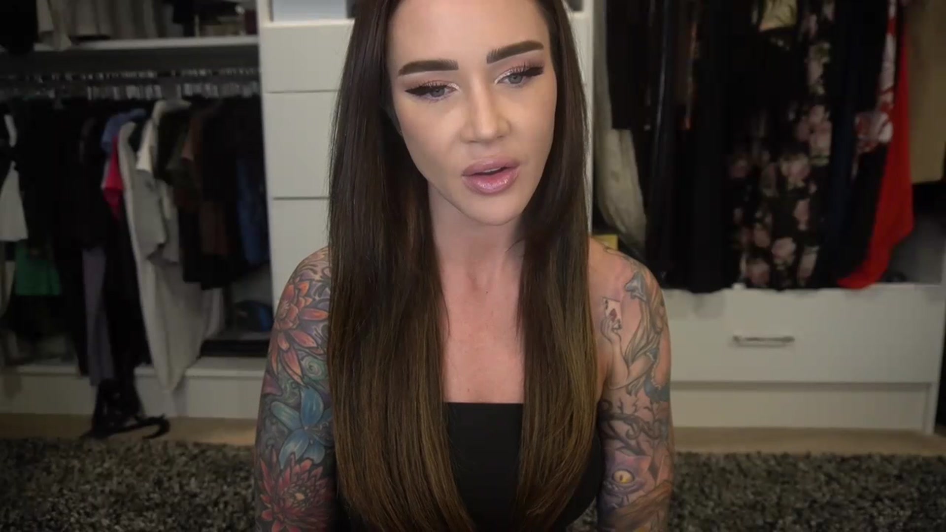 Gallery image thumbnail from VapePapi's myfreecams stream on, 06/26/2023, 22:37 image 3 of 20