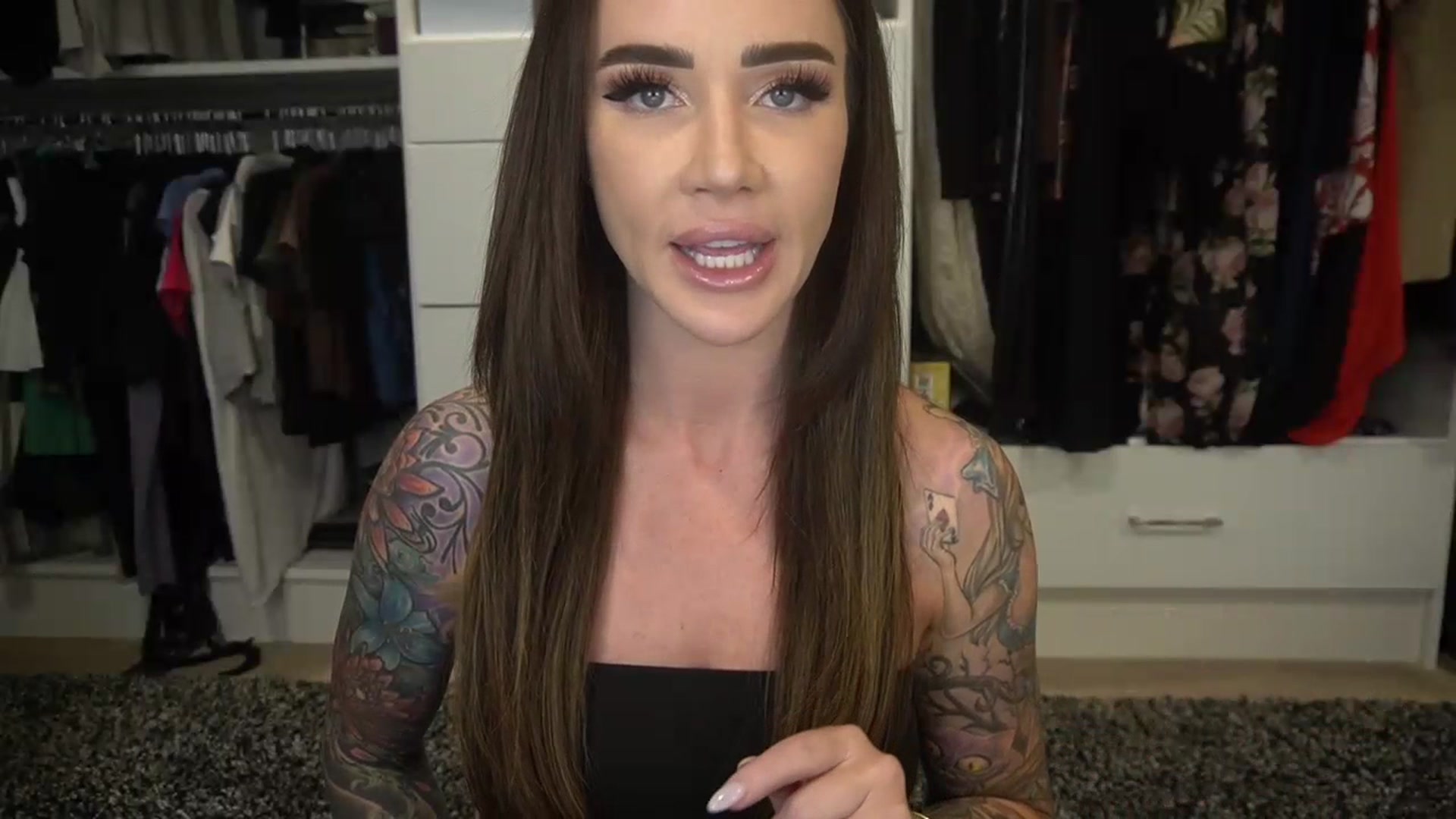 Gallery image thumbnail from VapePapi's myfreecams stream on, 06/26/2023, 22:37 image 18 of 20