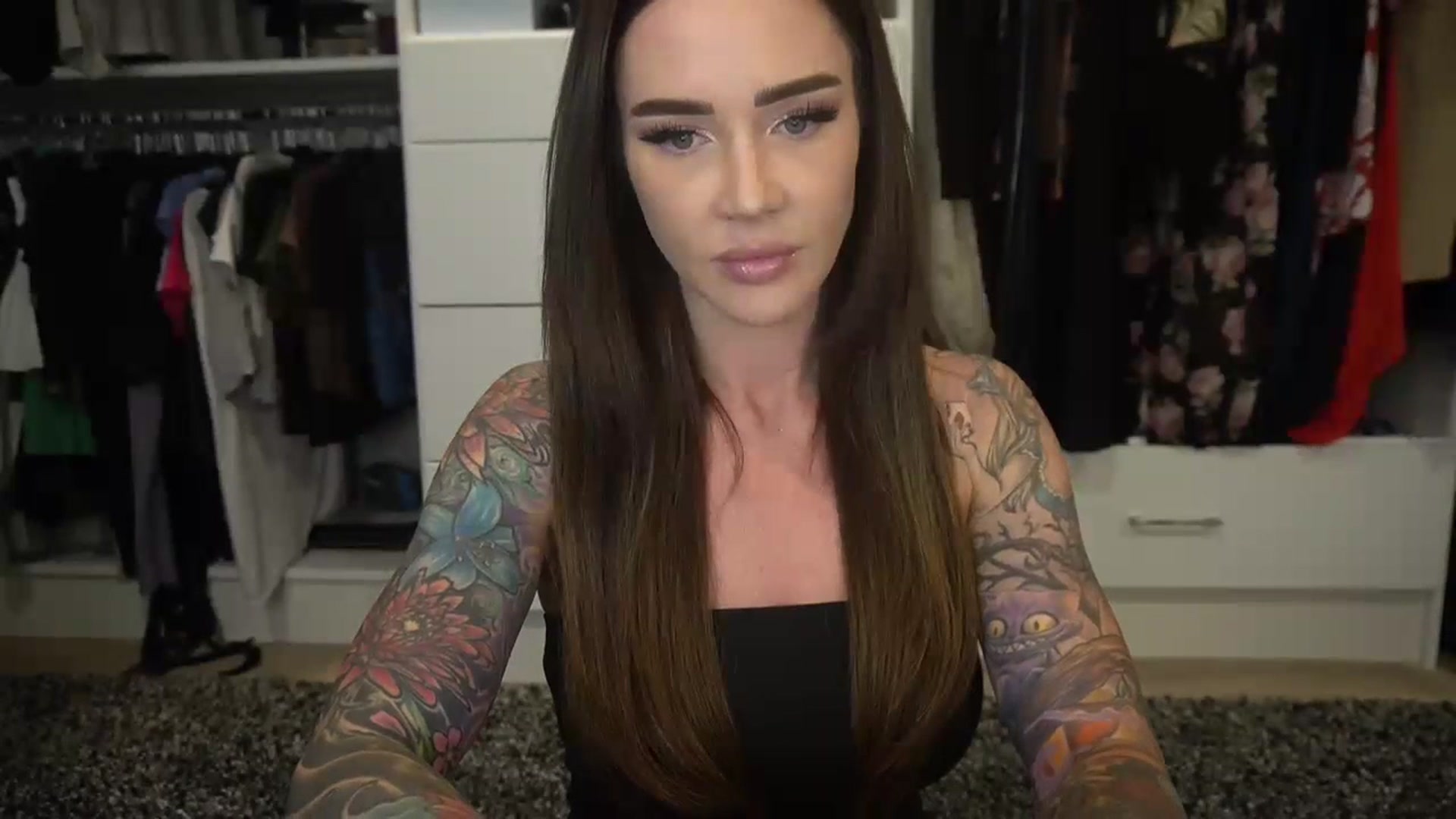Gallery image thumbnail from VapePapi's myfreecams stream on, 06/26/2023, 22:37 image 12 of 20