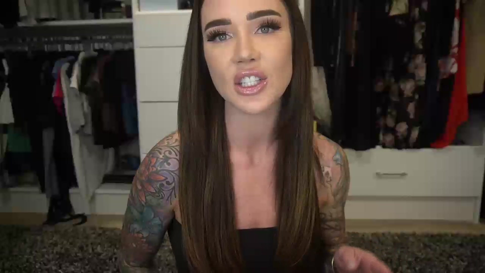 Gallery image thumbnail from VapePapi's myfreecams stream on, 06/26/2023, 22:37 image 14 of 20