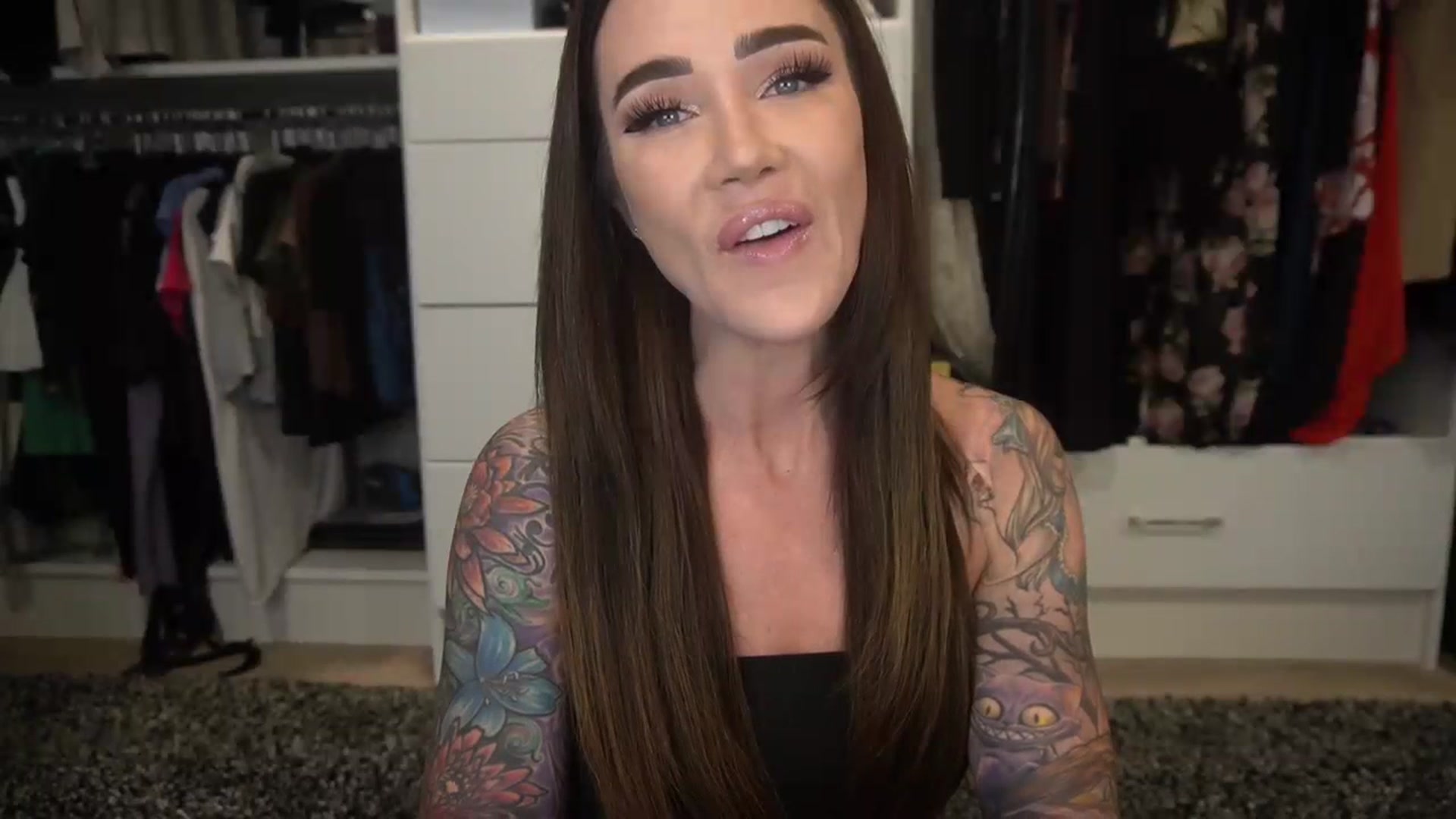 Gallery image thumbnail from VapePapi's myfreecams stream on, 06/26/2023, 22:37 image 9 of 20