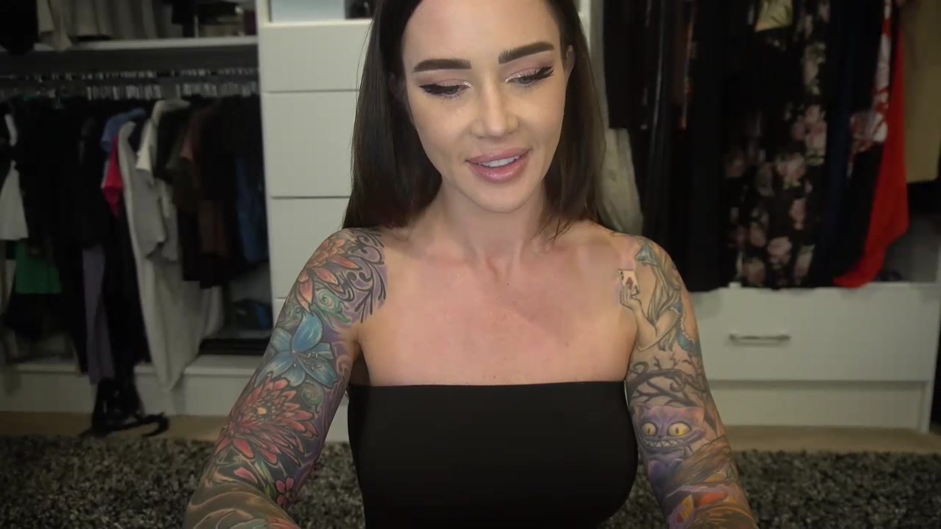 Gallery image thumbnail from VapePapi's myfreecams stream on, 06/26/2023, 23:02 image 19 of 20