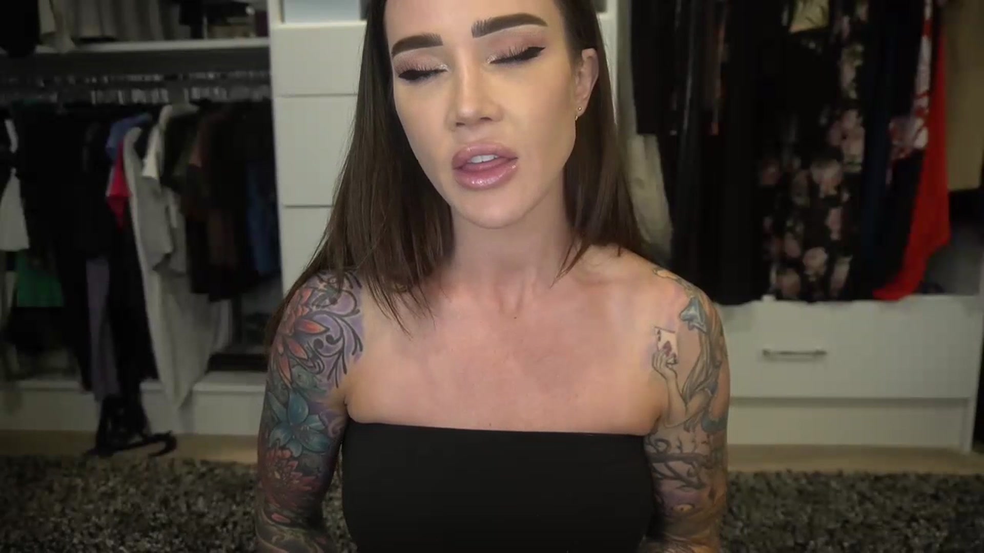 Gallery image thumbnail from VapePapi's myfreecams stream on, 06/26/2023, 23:02 image 14 of 20