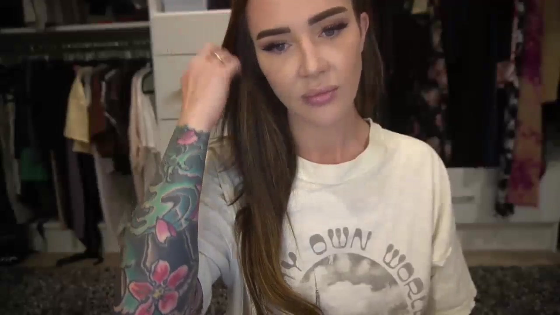Gallery image thumbnail from VapePapi's myfreecams stream on, 08/06/2023, 20:03 image 11 of 20