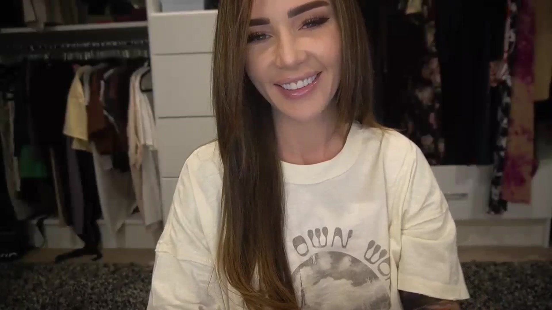 Gallery image thumbnail from VapePapi's myfreecams stream on, 08/06/2023, 20:03 image 19 of 20