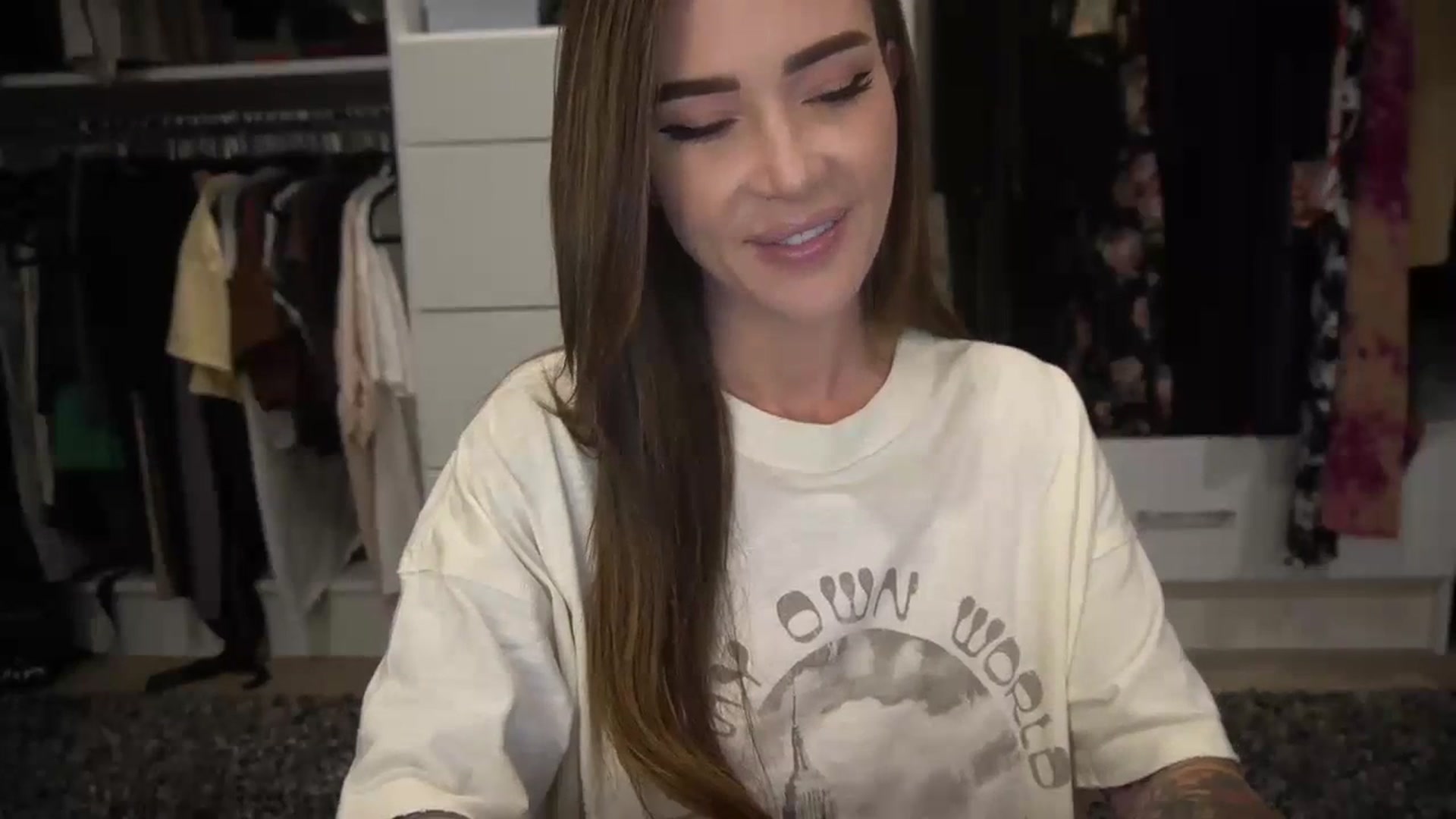 Gallery image thumbnail from VapePapi's myfreecams stream on, 08/06/2023, 20:03 image 15 of 20