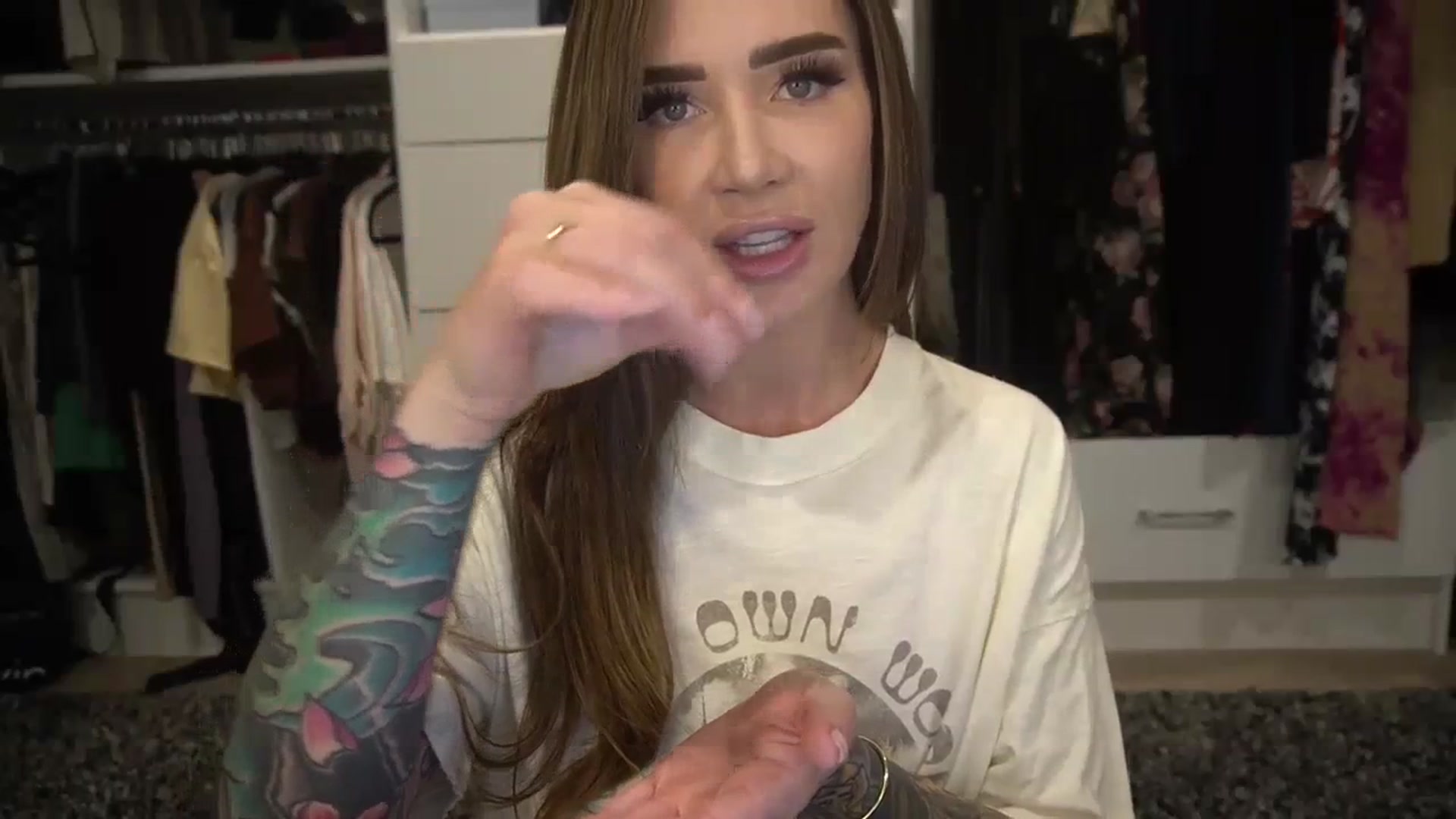 Gallery image thumbnail from VapePapi's myfreecams stream on, 08/06/2023, 20:03 image 17 of 20