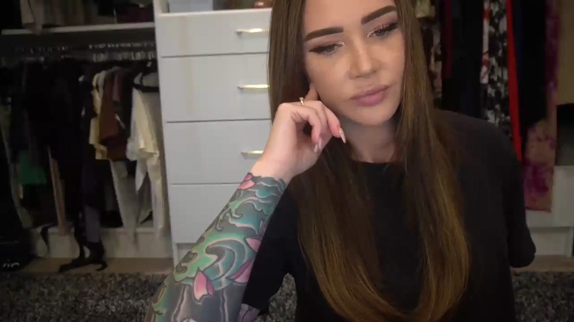 Gallery image thumbnail from VapePapi's myfreecams stream on, 08/20/2023, 19:56 image 17 of 20