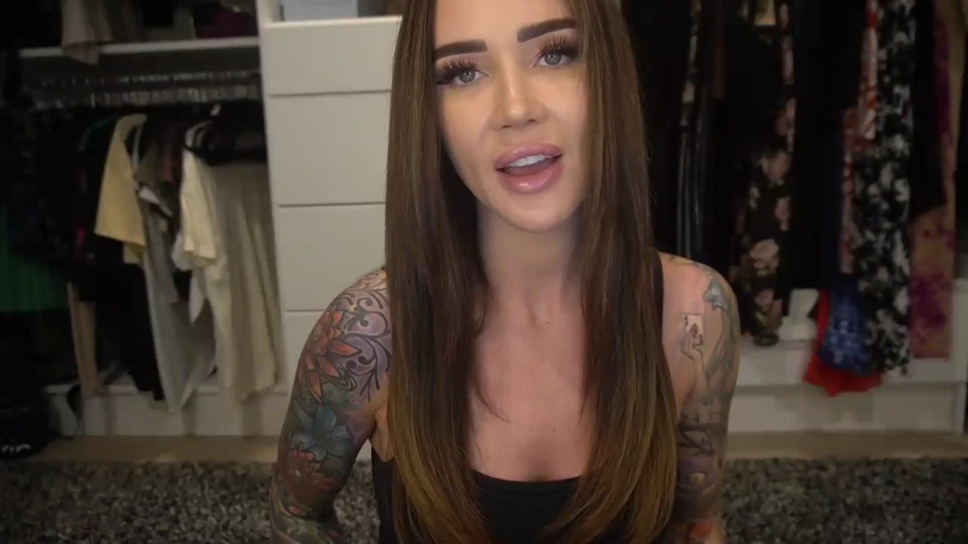 Gallery image thumbnail from VapePapi's myfreecams stream on, 08/25/2023, 21:03 image 8 of 20